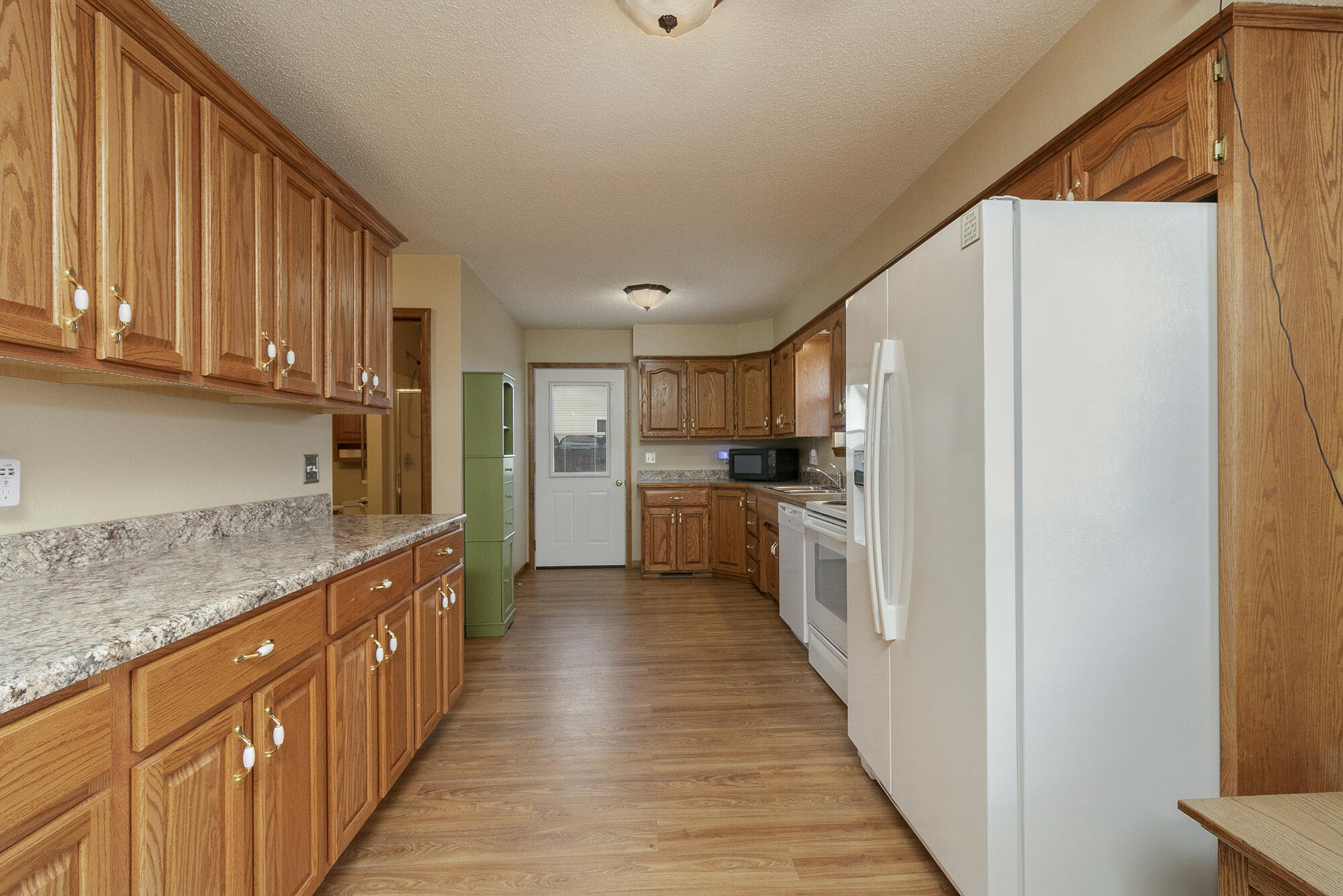 1431 Isdell Street Property Photo 8