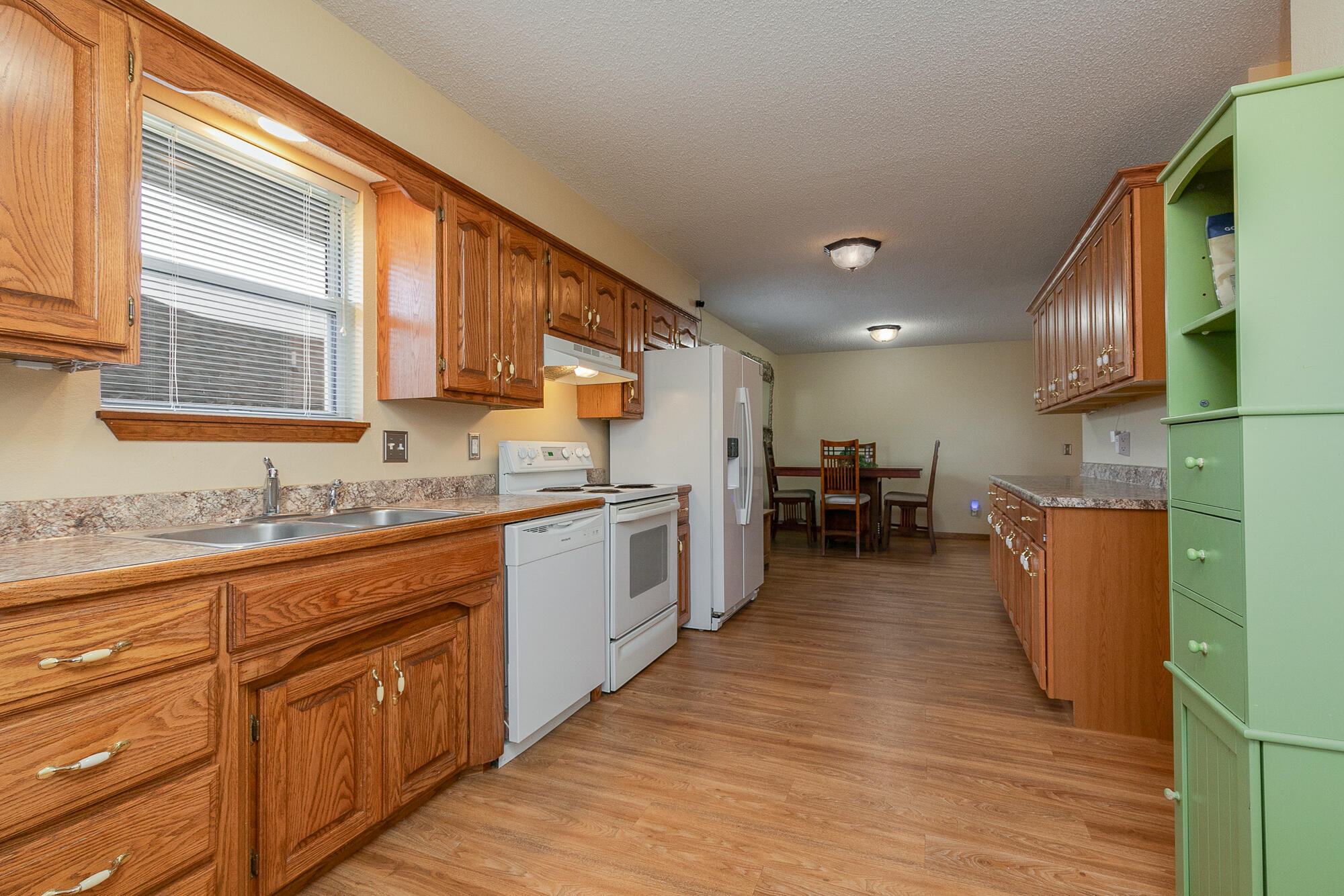 1431 Isdell Street Property Photo 10
