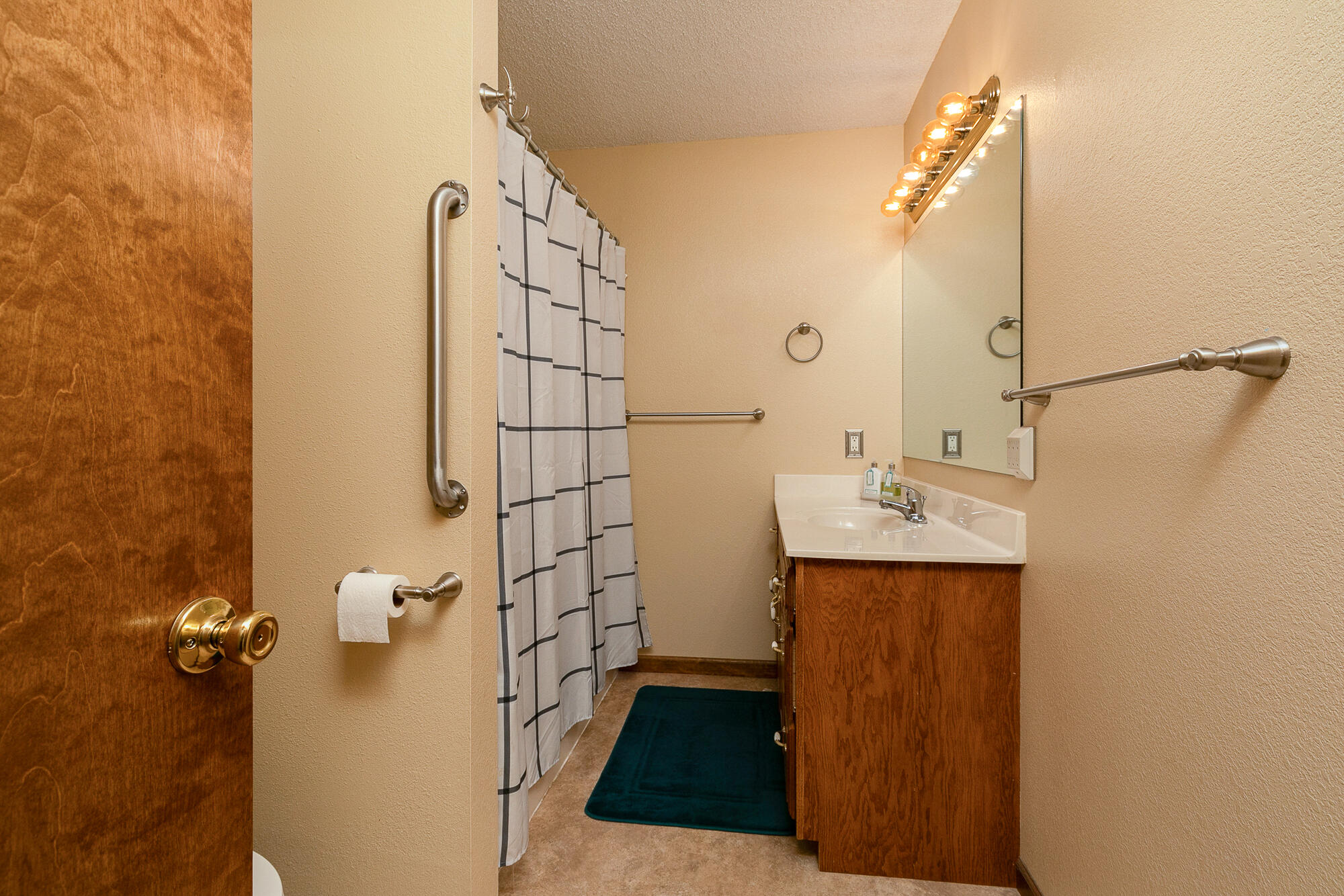 1431 Isdell Street Property Photo 15