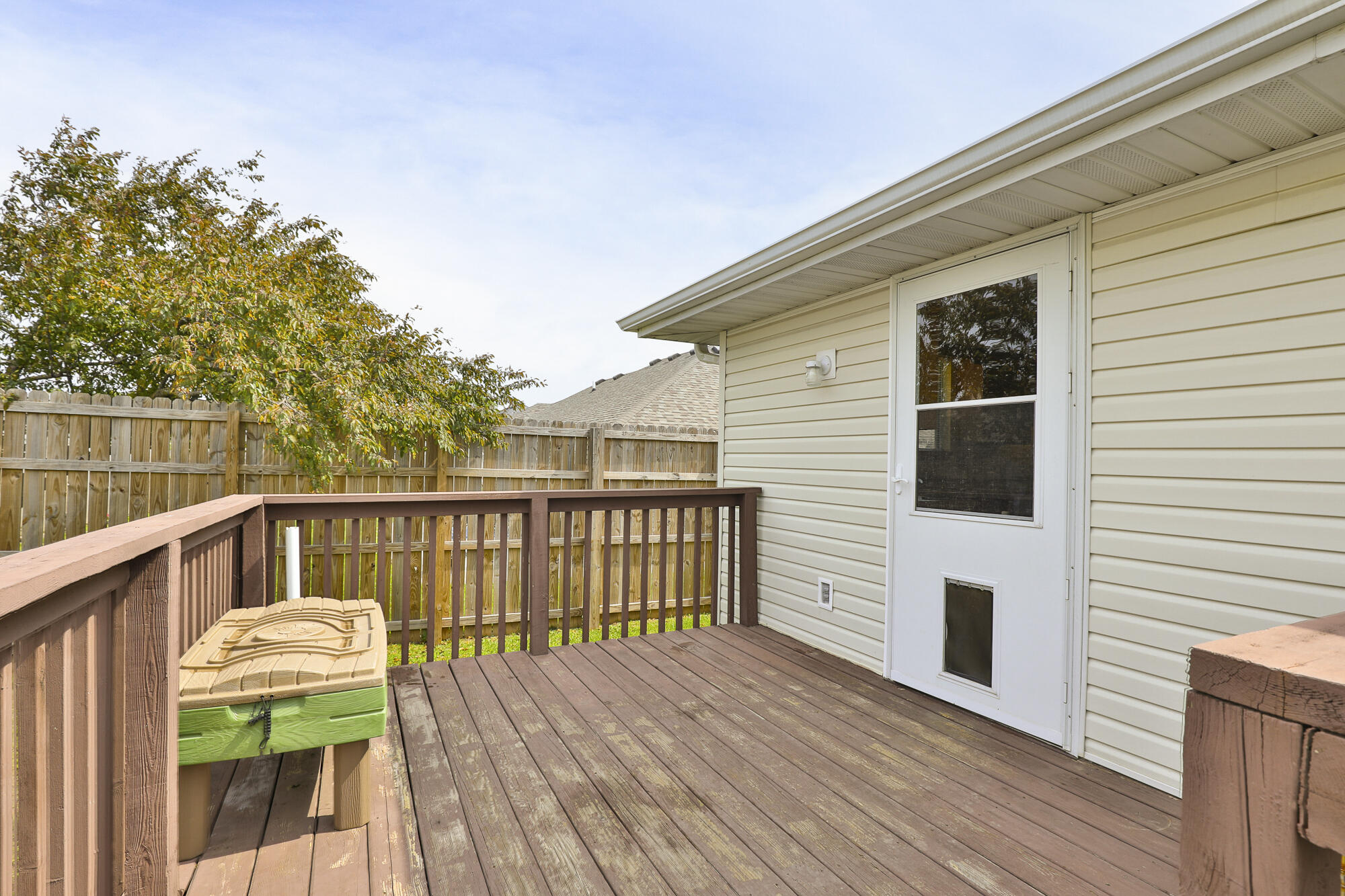 1431 Isdell Street Property Photo 22