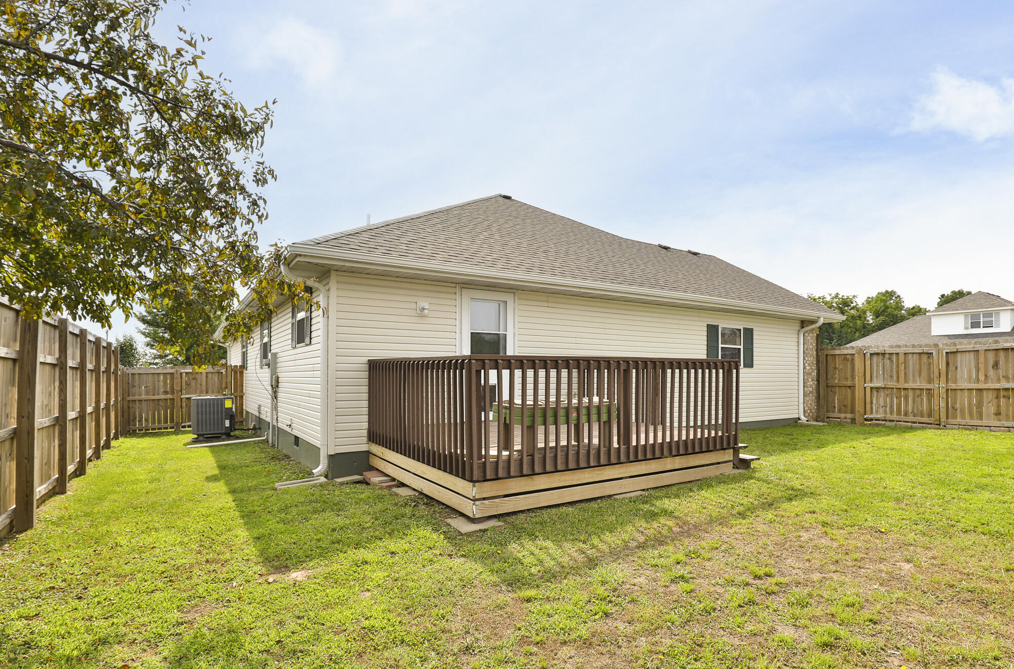 1431 Isdell Street Property Photo 23