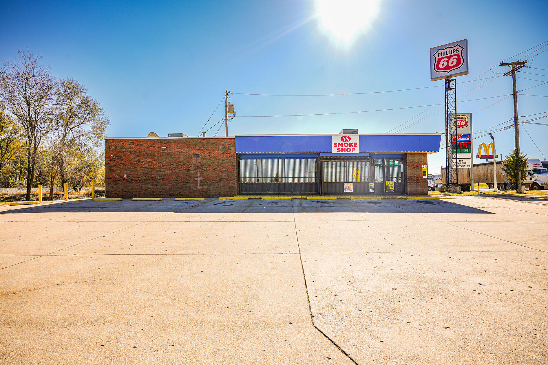 2800 North Kansas Expressway Property Photo 3