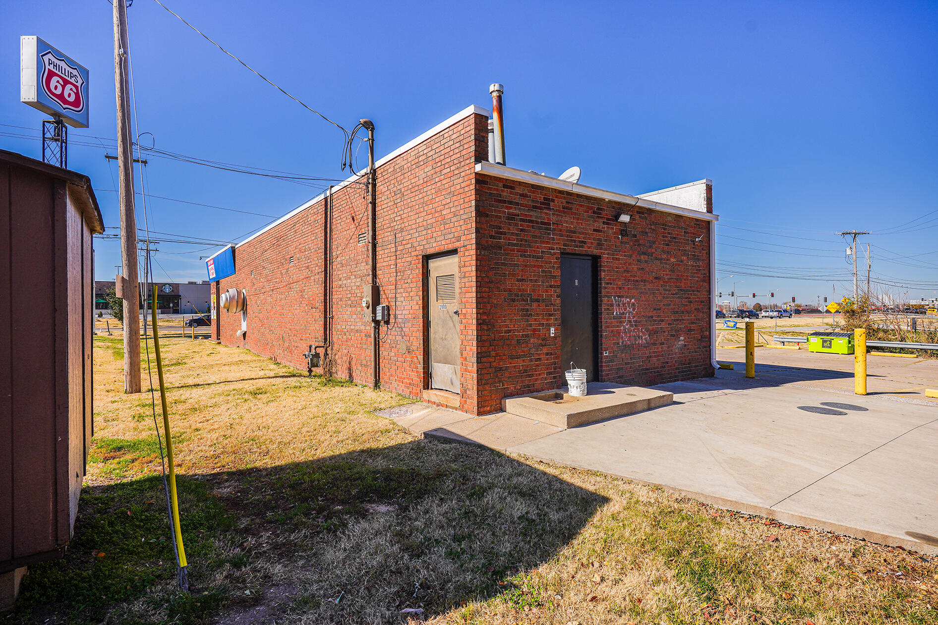 2800 North Kansas Expressway Property Photo 7