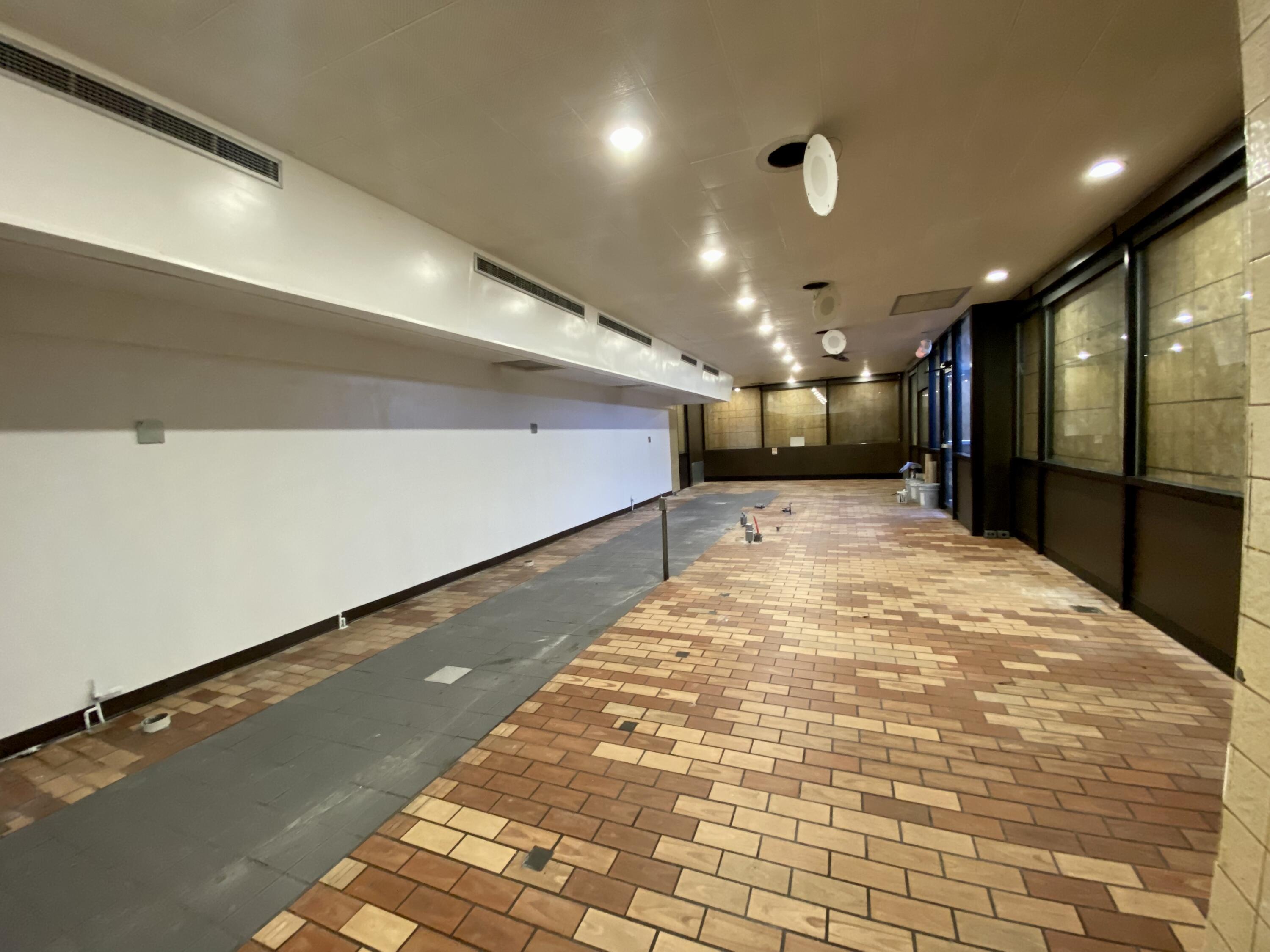 2800 North Kansas Expressway Property Photo 14