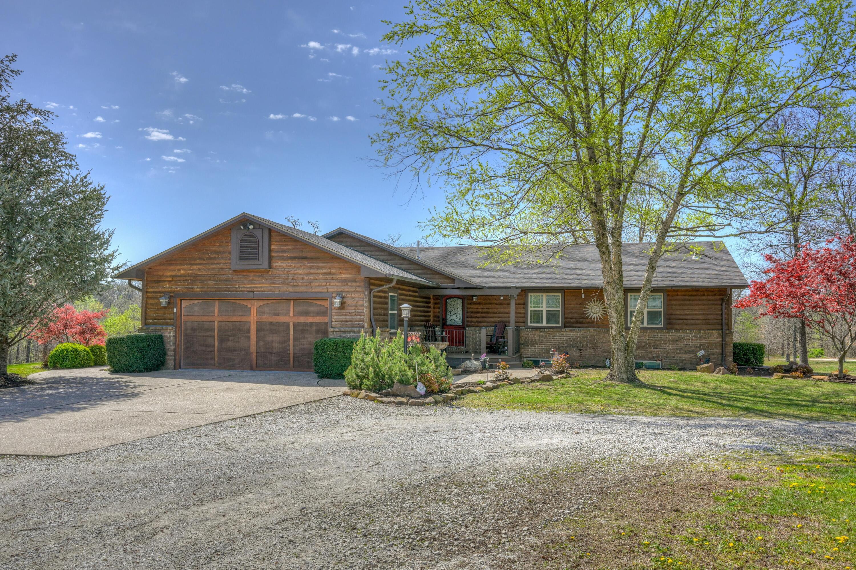 5576 Danson Lane Property Photo 2