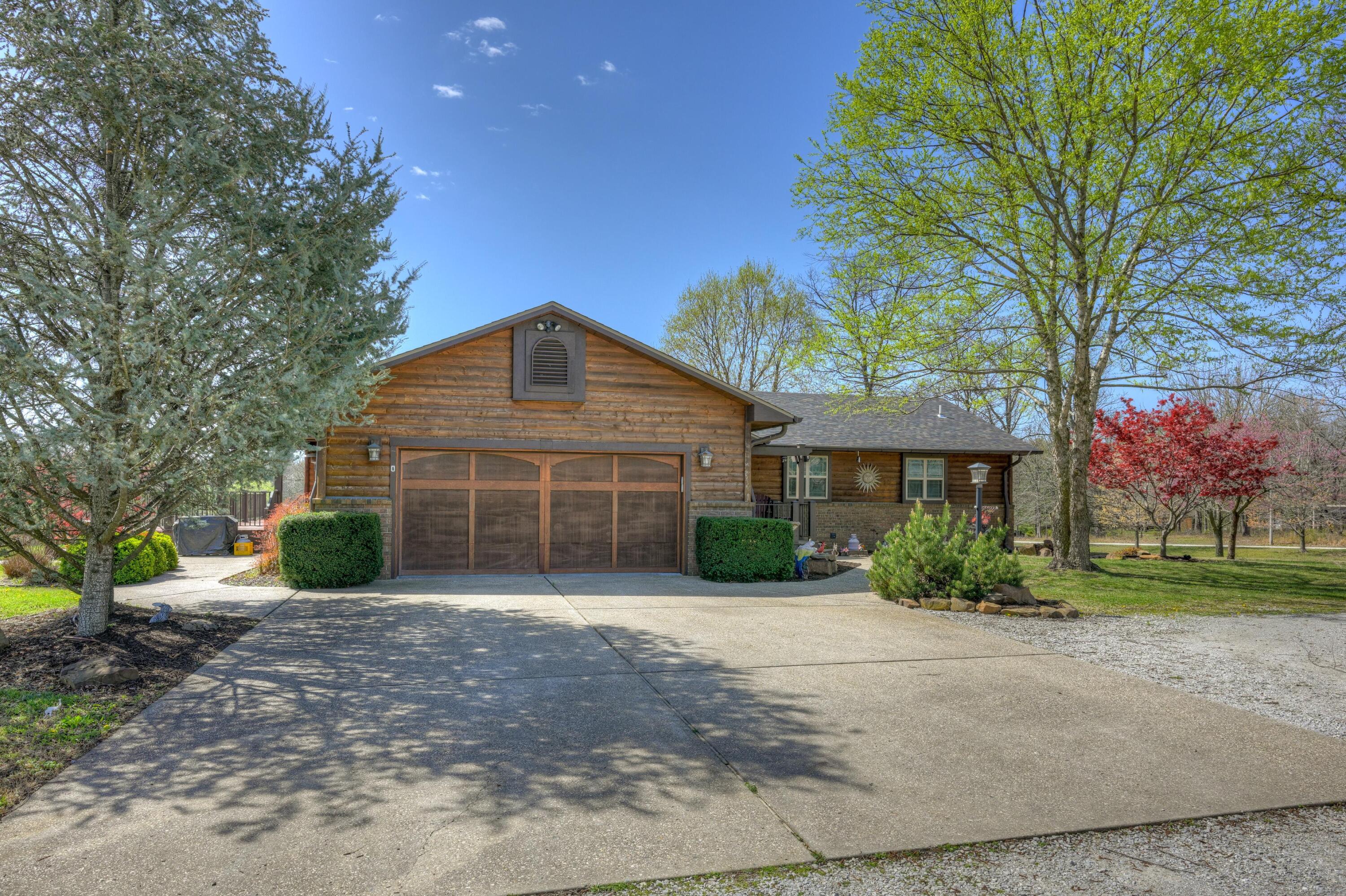 5576 Danson Lane Property Photo 3