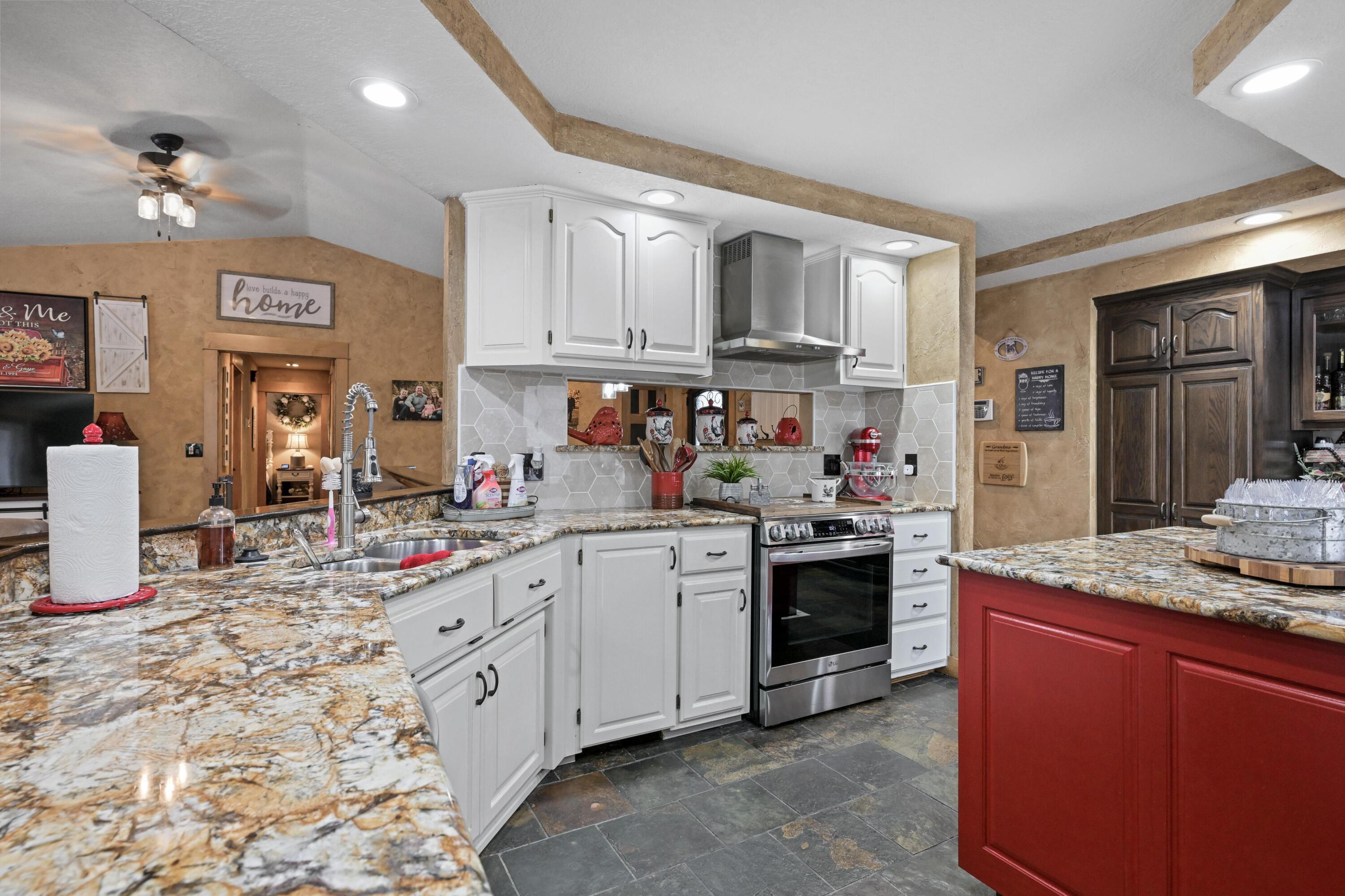 5576 Danson Lane Property Photo 10
