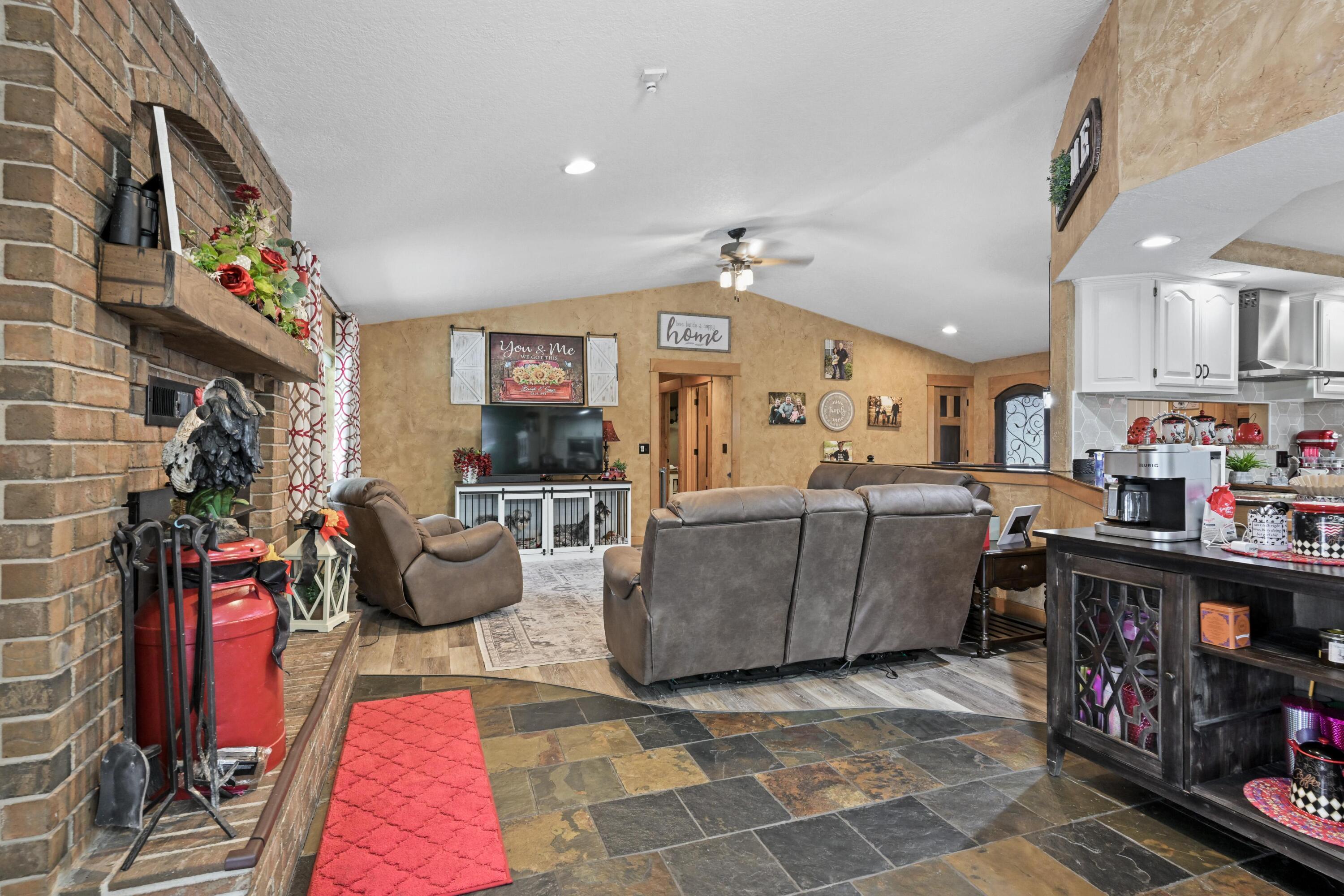 5576 Danson Lane Property Photo 12