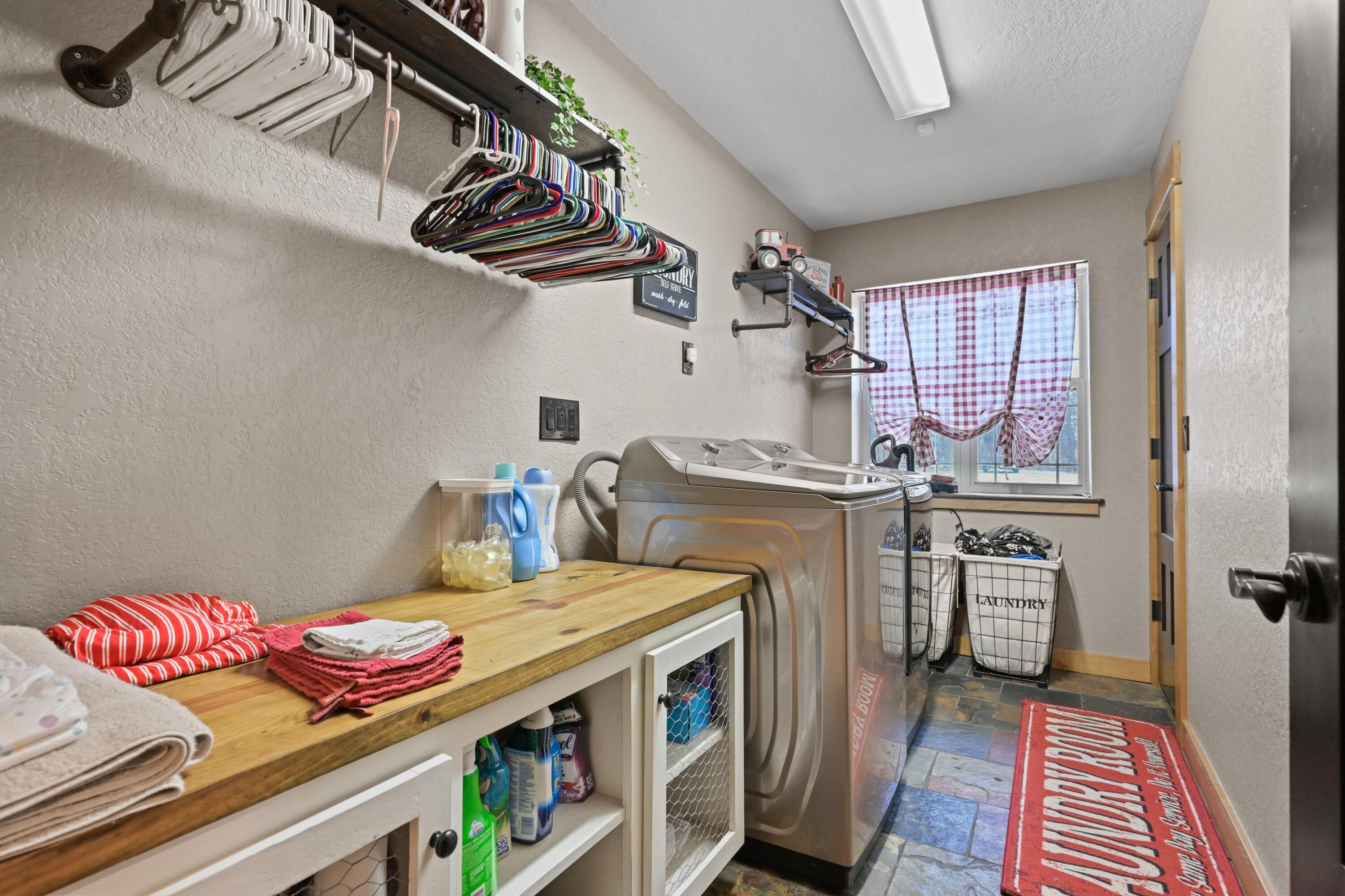 5576 Danson Lane Property Photo 23