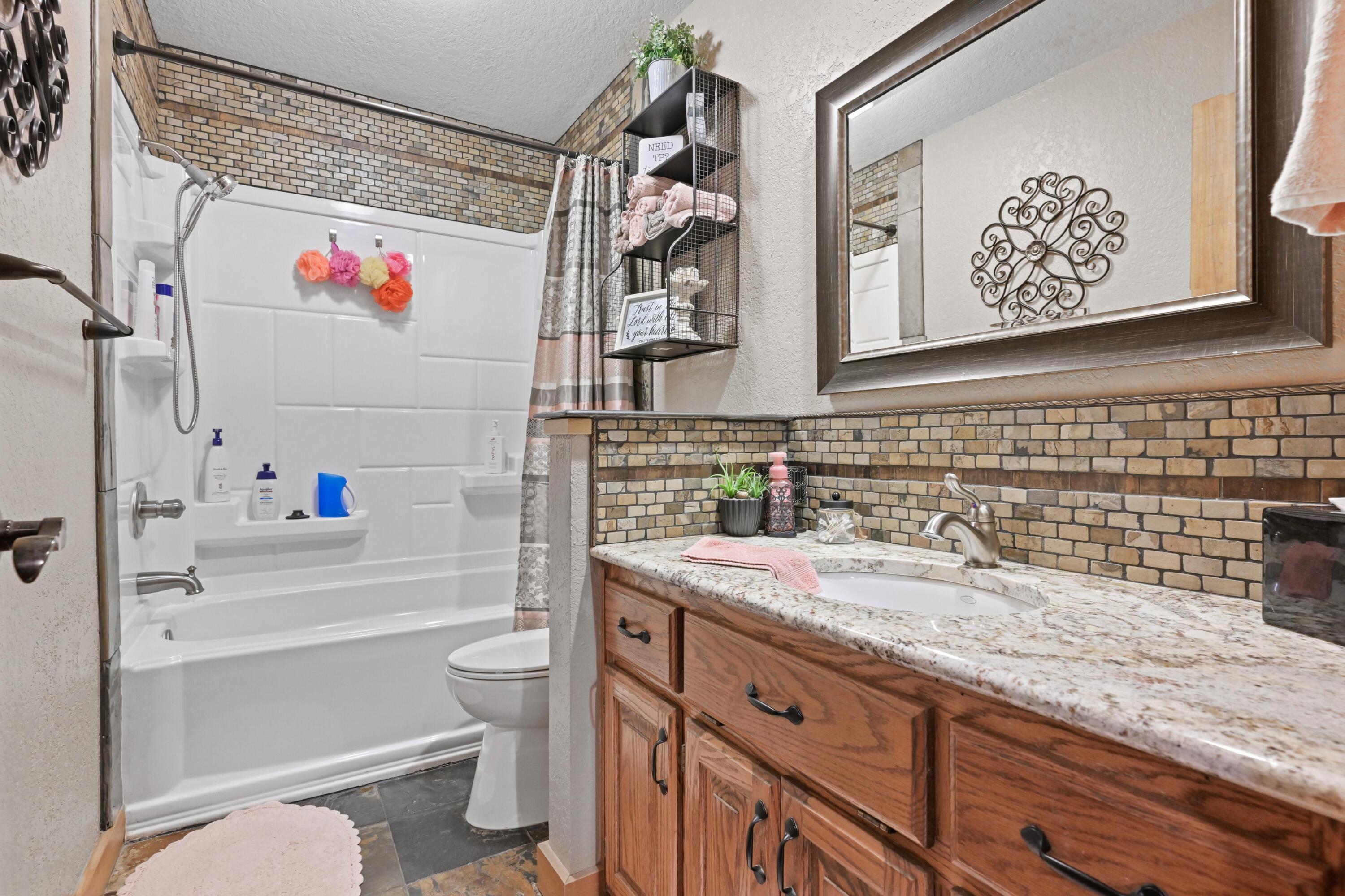 5576 Danson Lane Property Photo 24