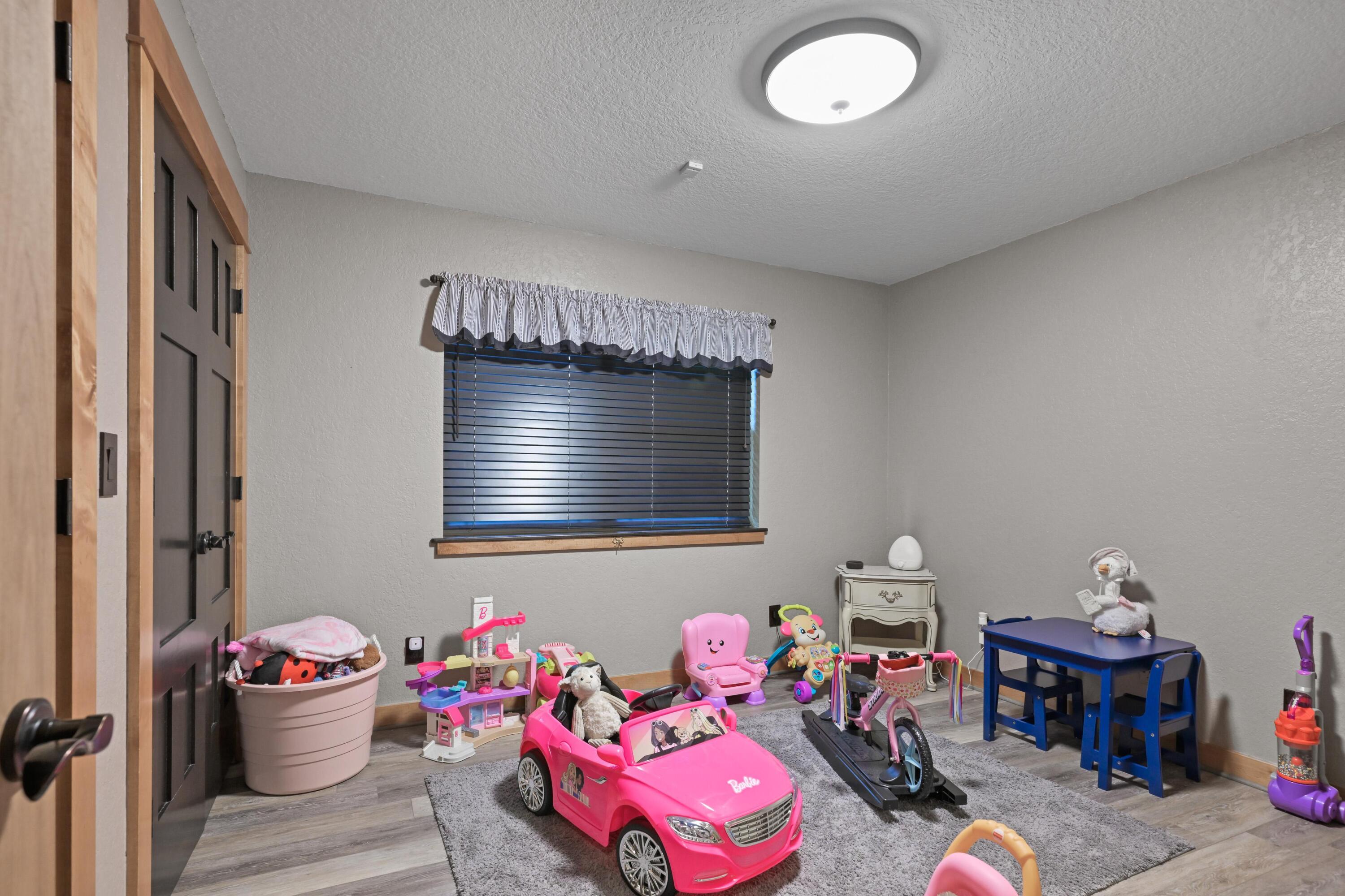 5576 Danson Lane Property Photo 25
