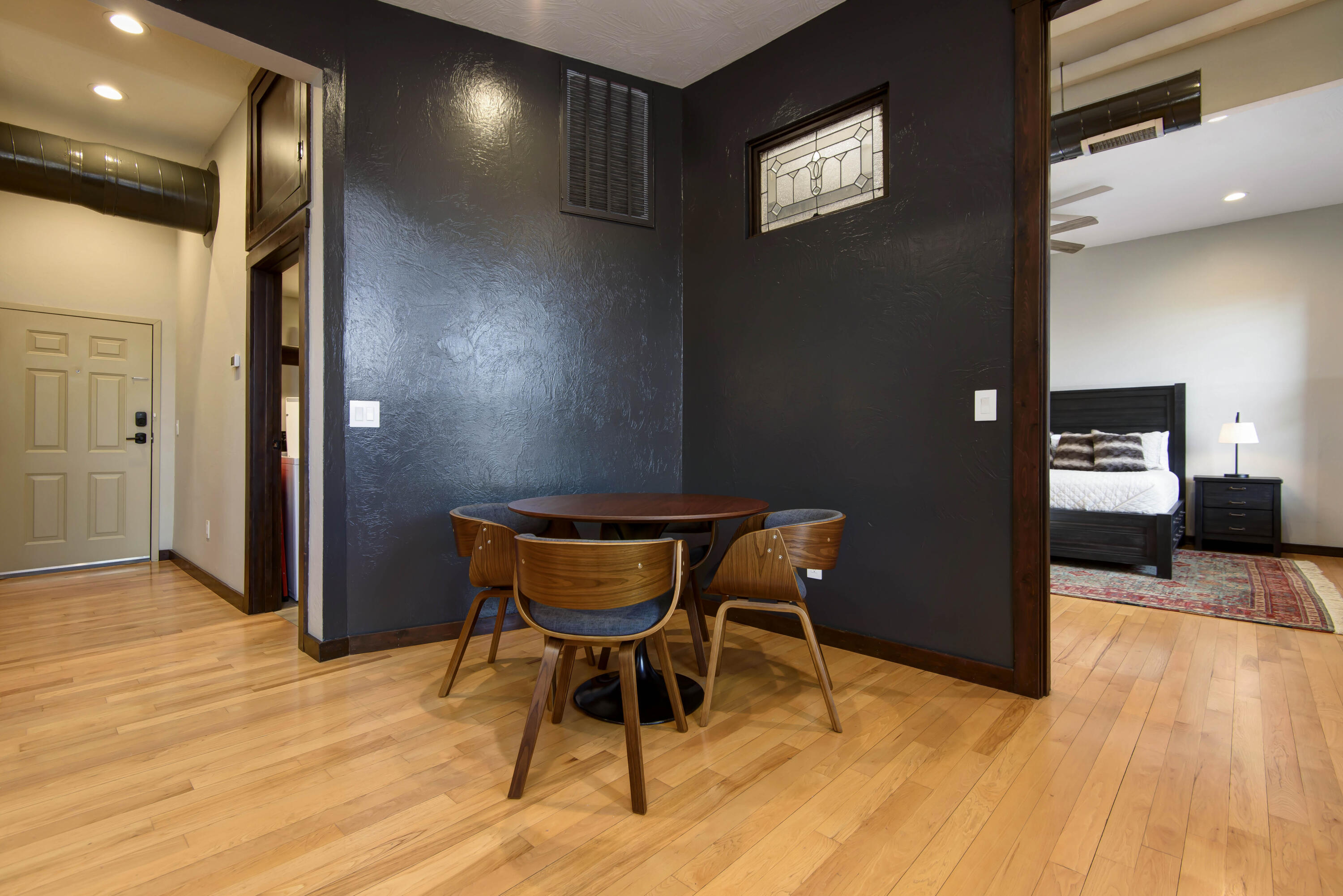327 East Walnut Street Property Photo 18