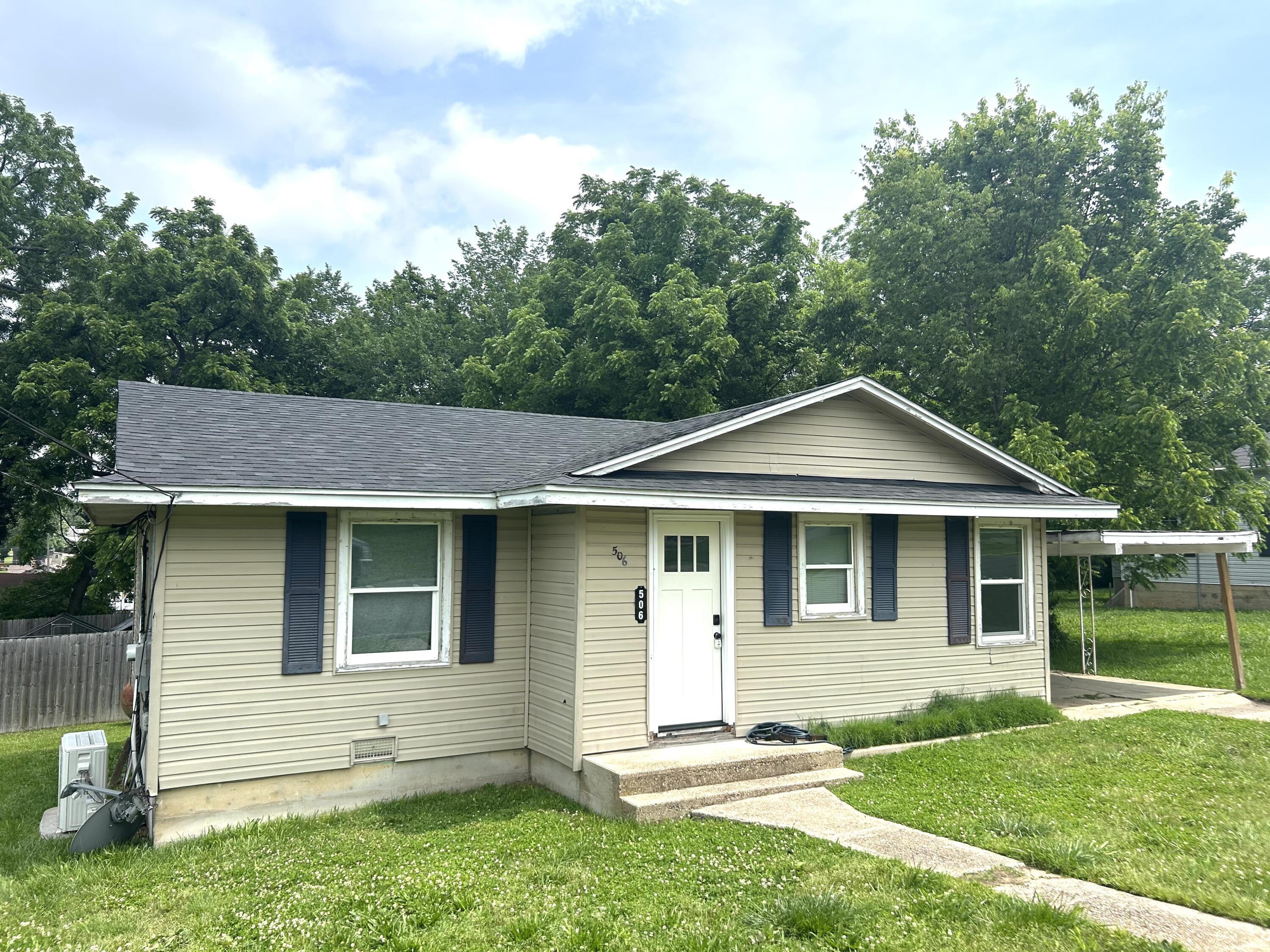 506 East Benton Avenue Property Photo 1