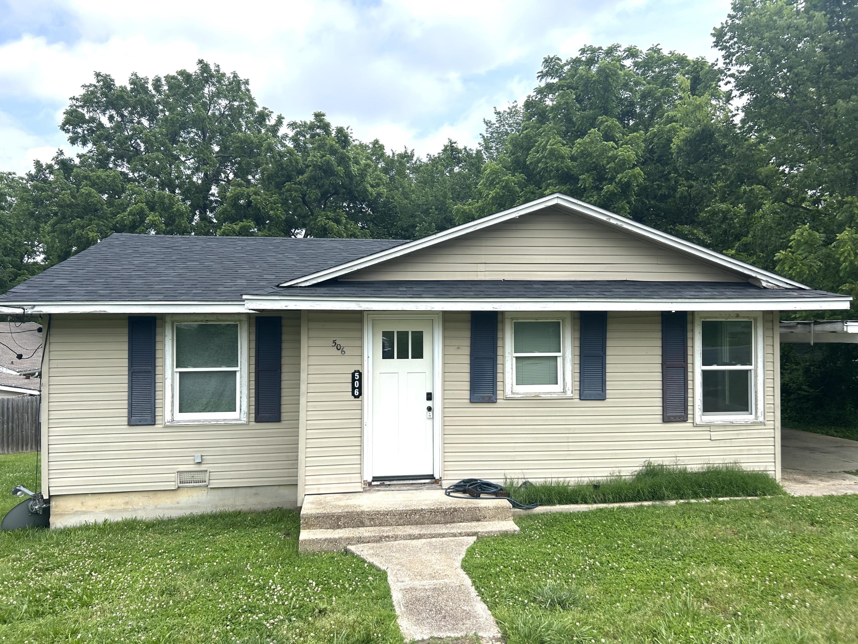 506 East Benton Avenue Property Photo 3