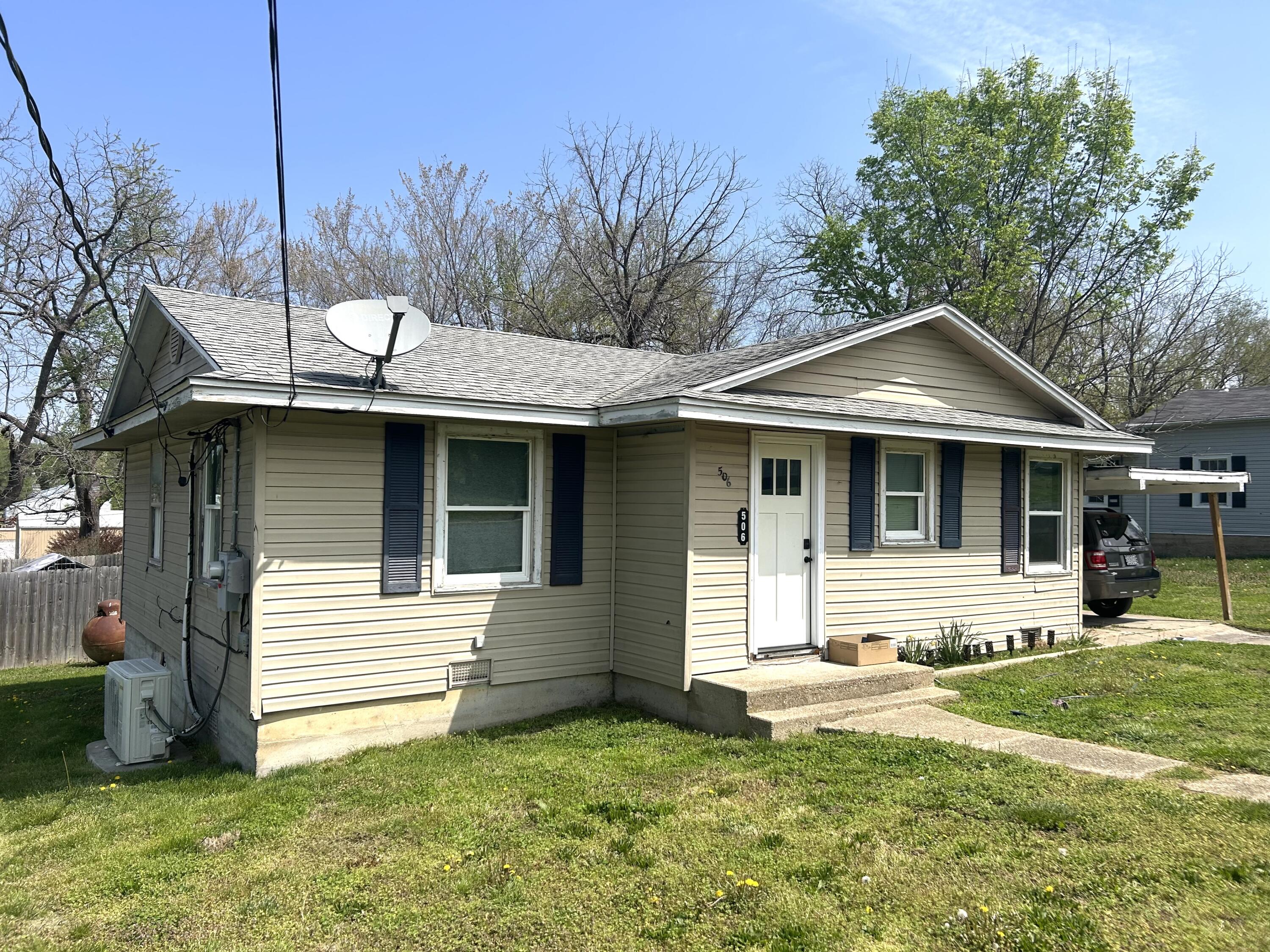 506 East Benton Avenue Property Photo 4
