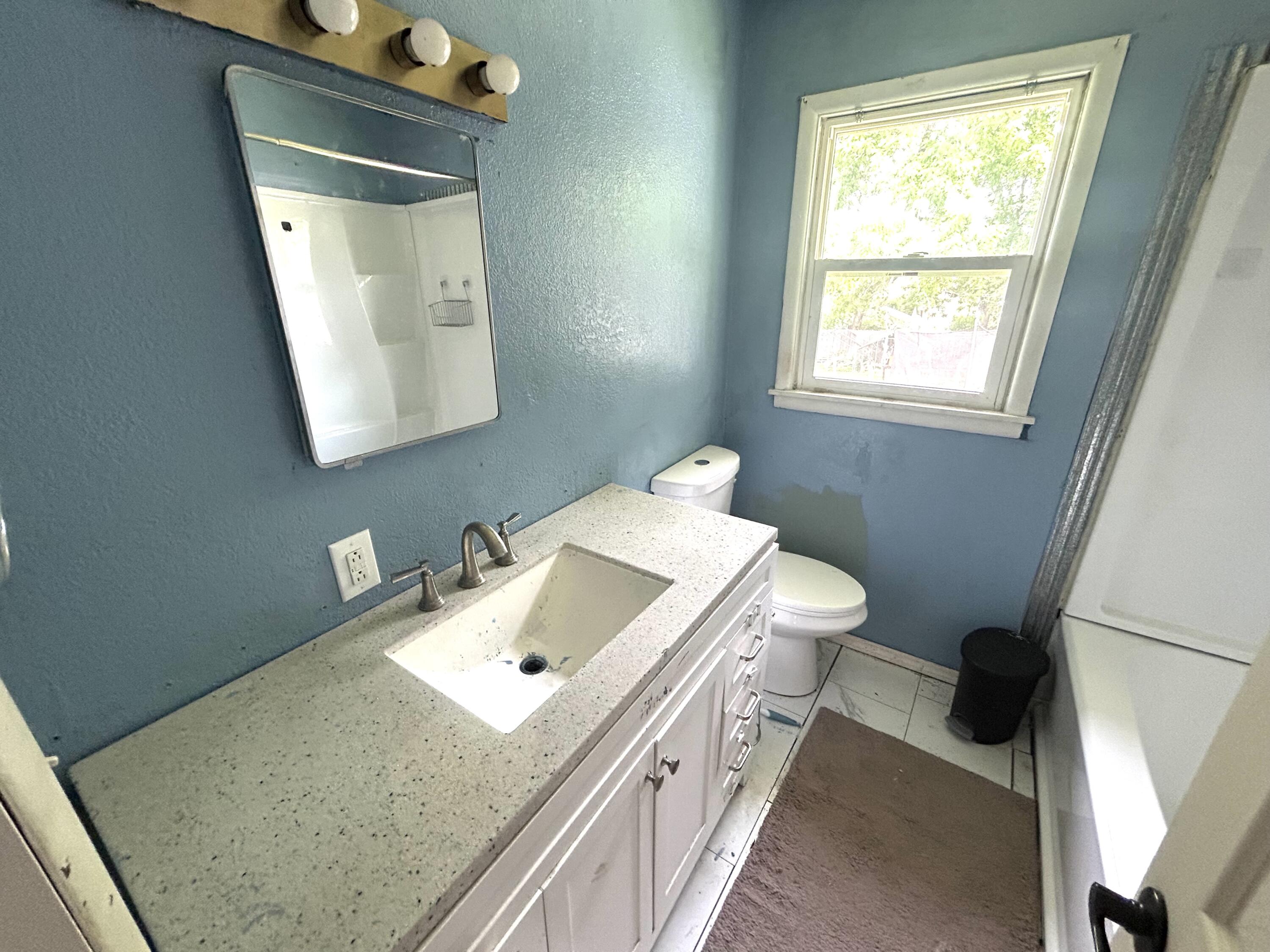 506 East Benton Avenue Property Photo 10
