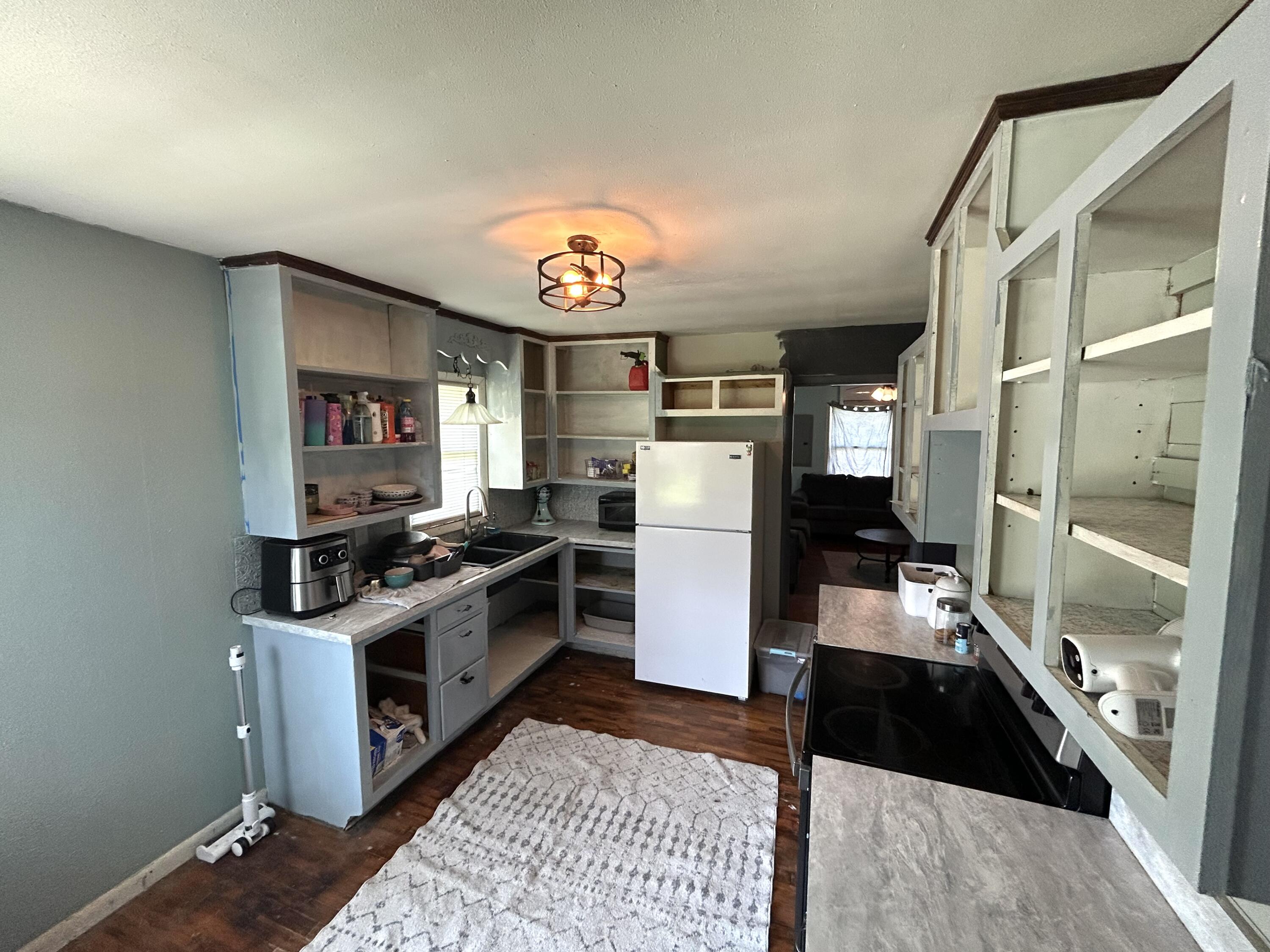 506 East Benton Avenue Property Photo 16
