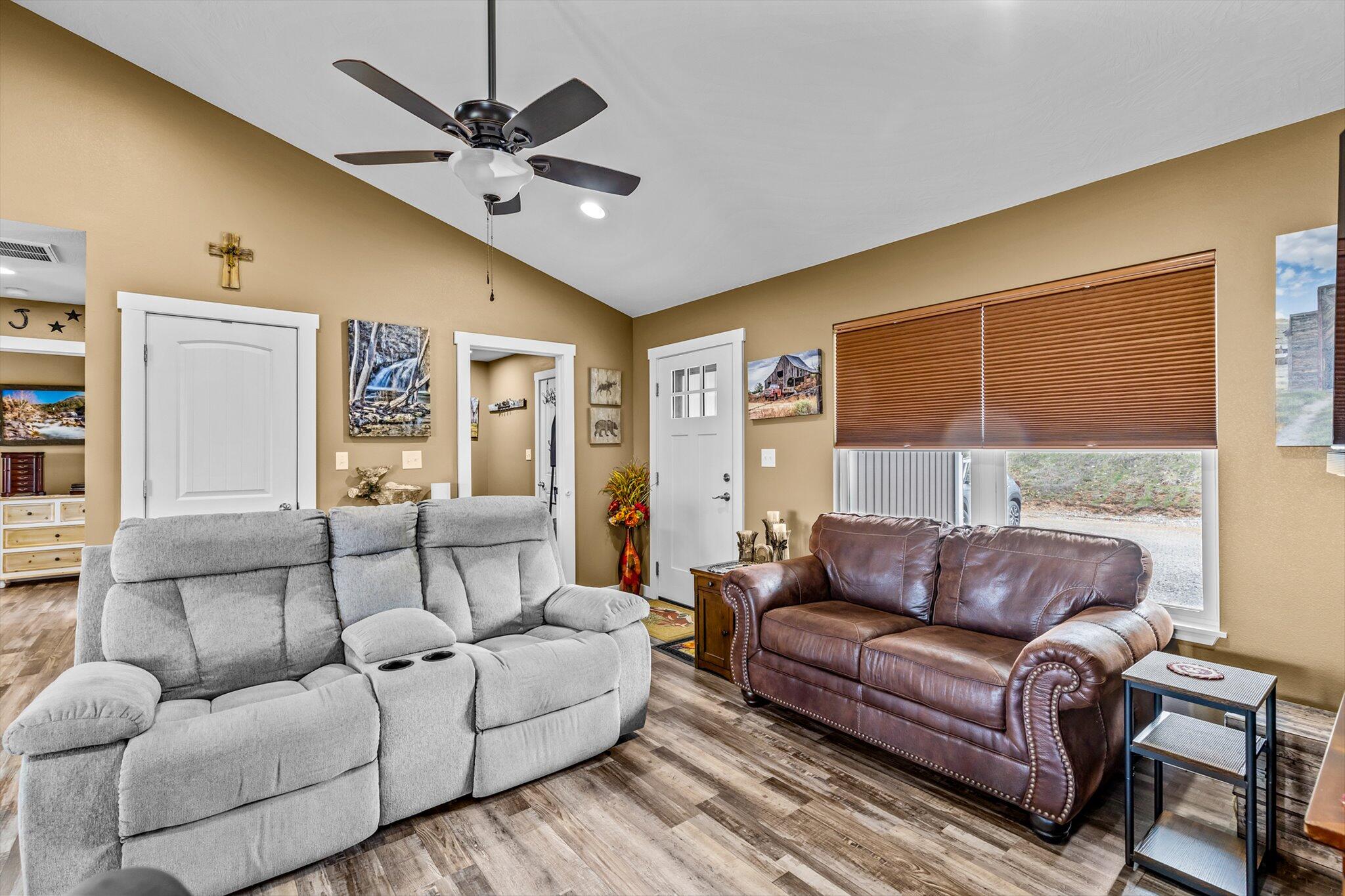 409 North Cardinal Lane Property Photo 6