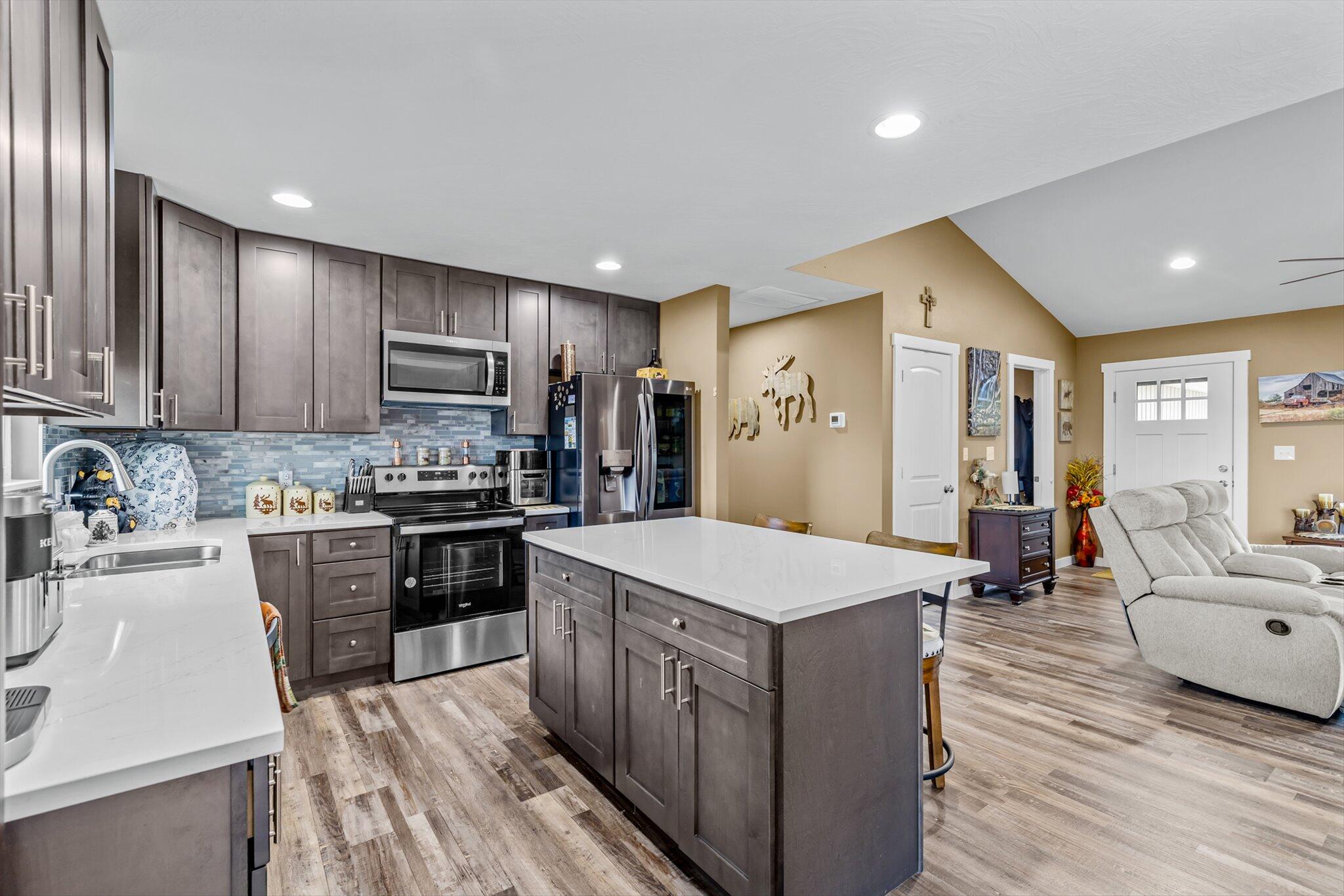 409 North Cardinal Lane Property Photo 9