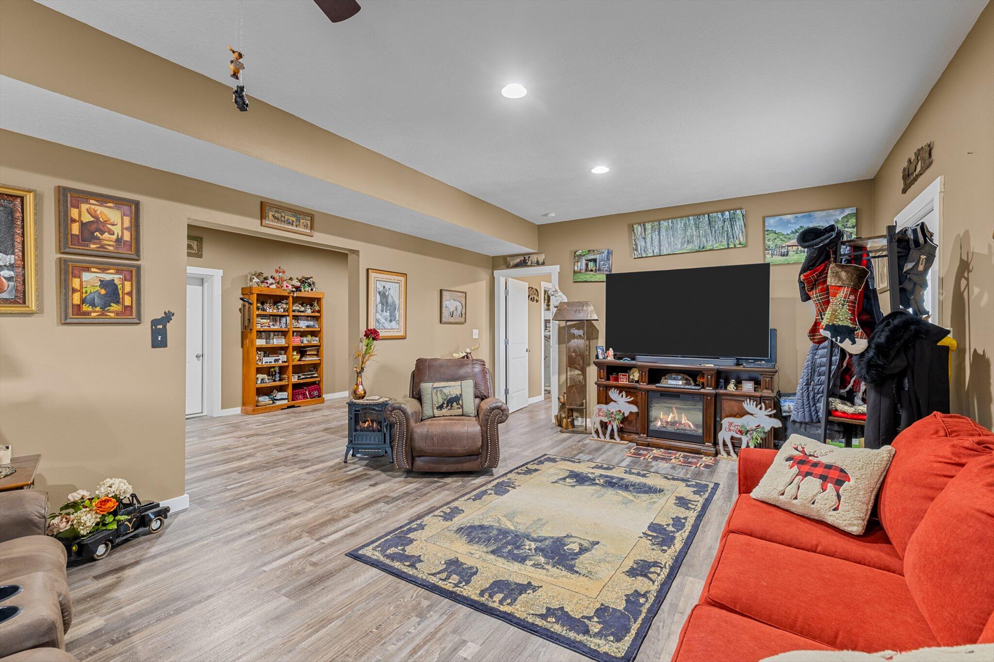 409 North Cardinal Lane Property Photo 21