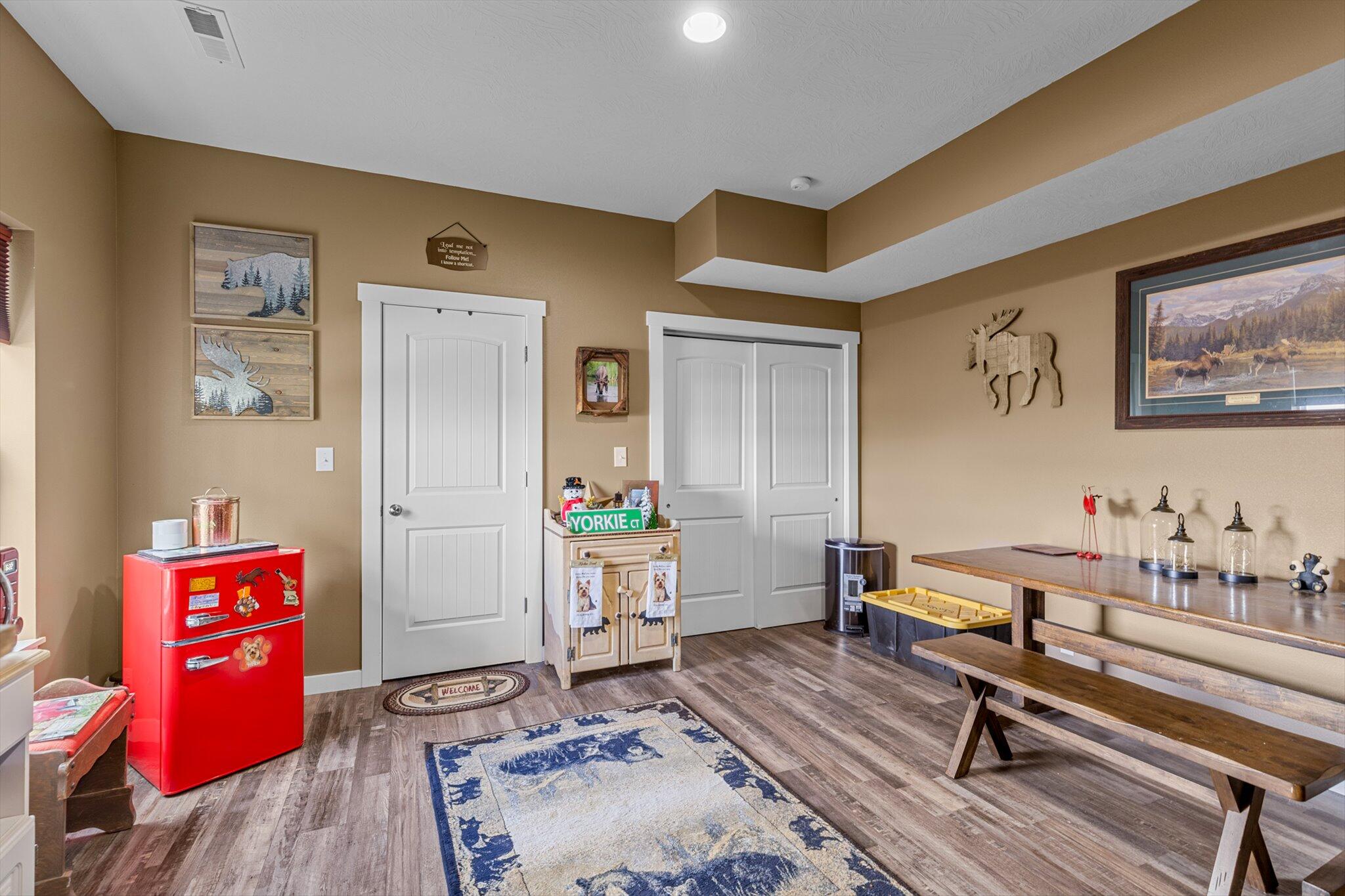 409 North Cardinal Lane Property Photo 22