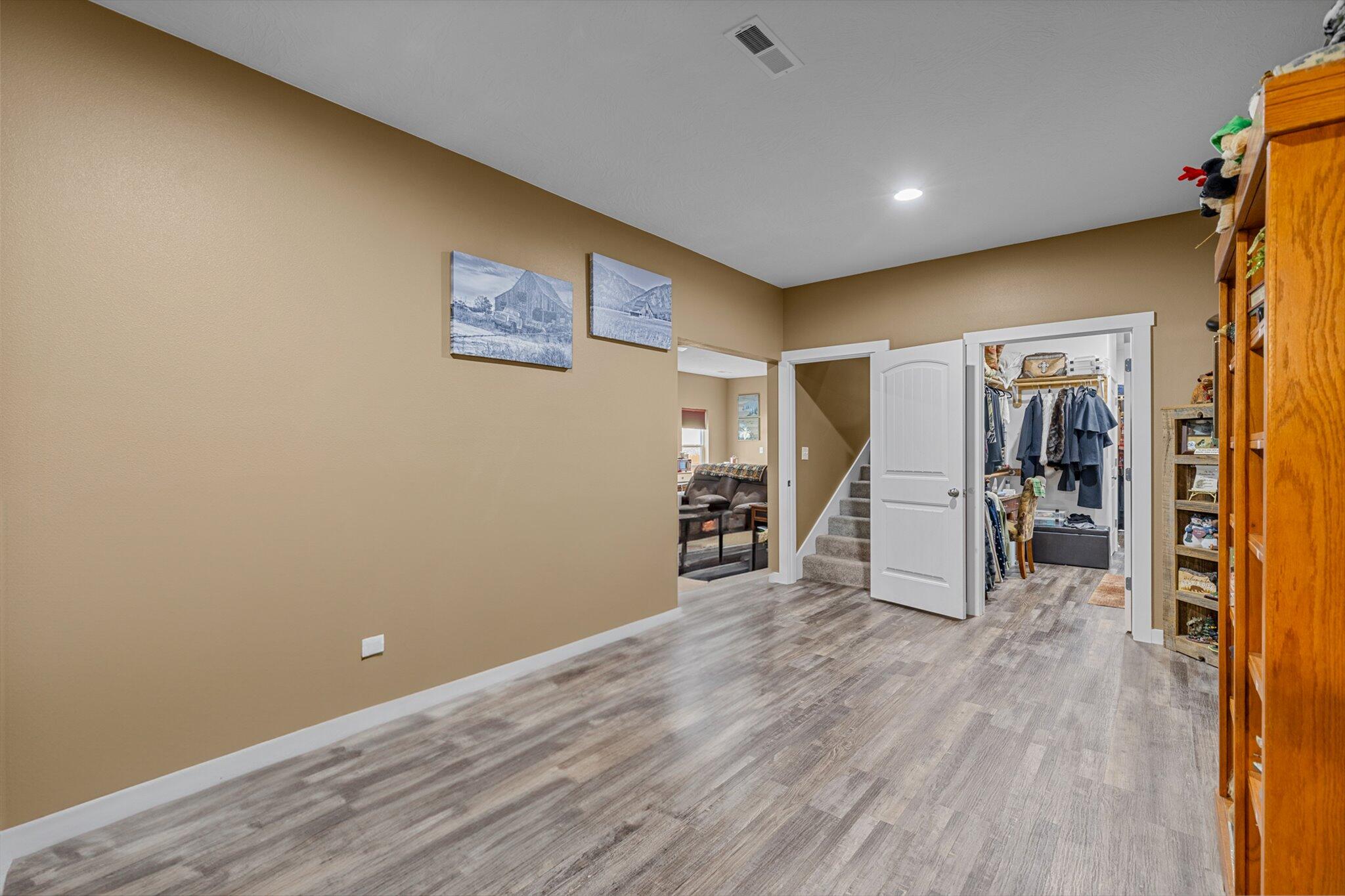 409 North Cardinal Lane Property Photo 26