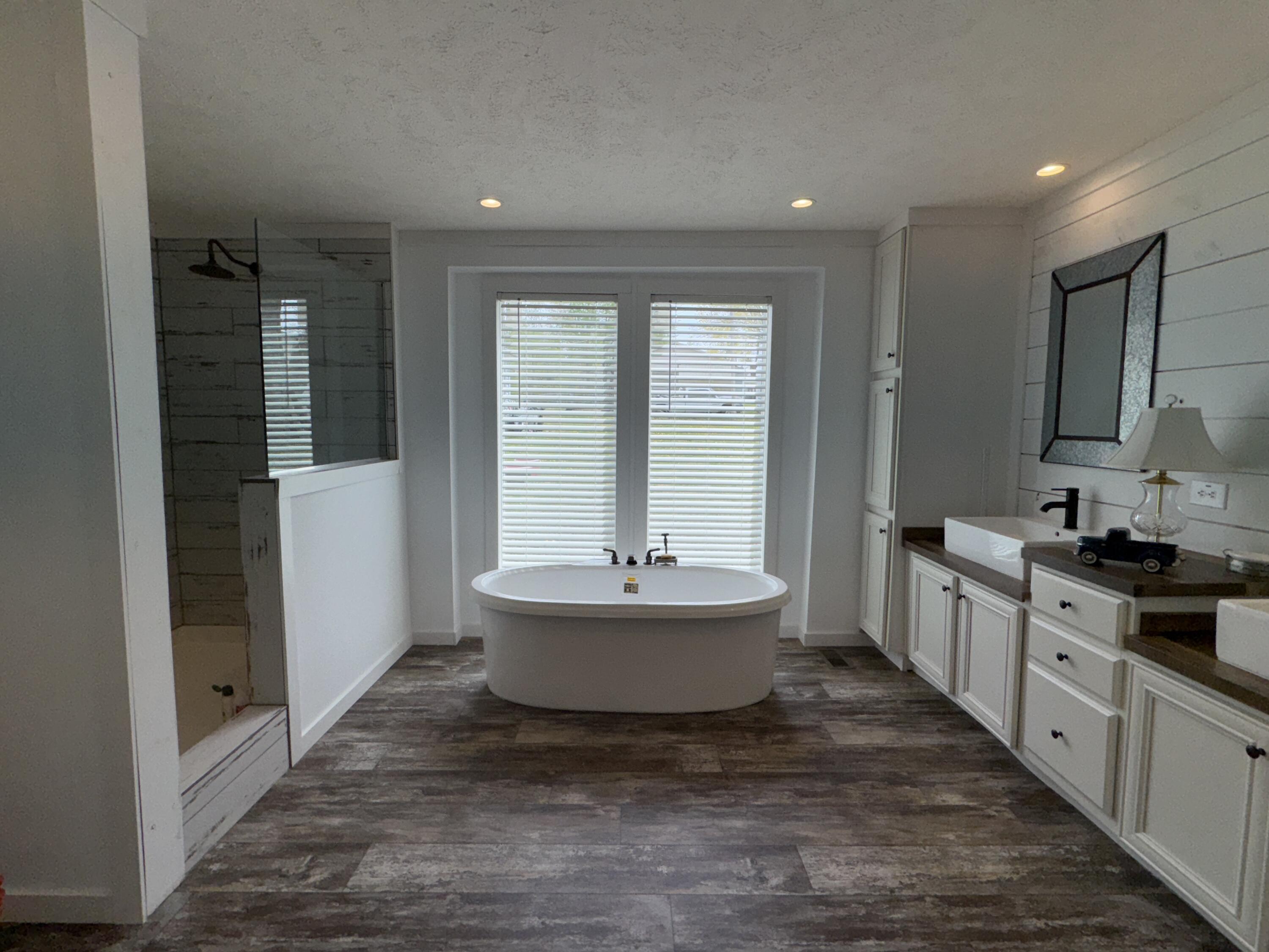 110 East Elm Street Property Photo 19