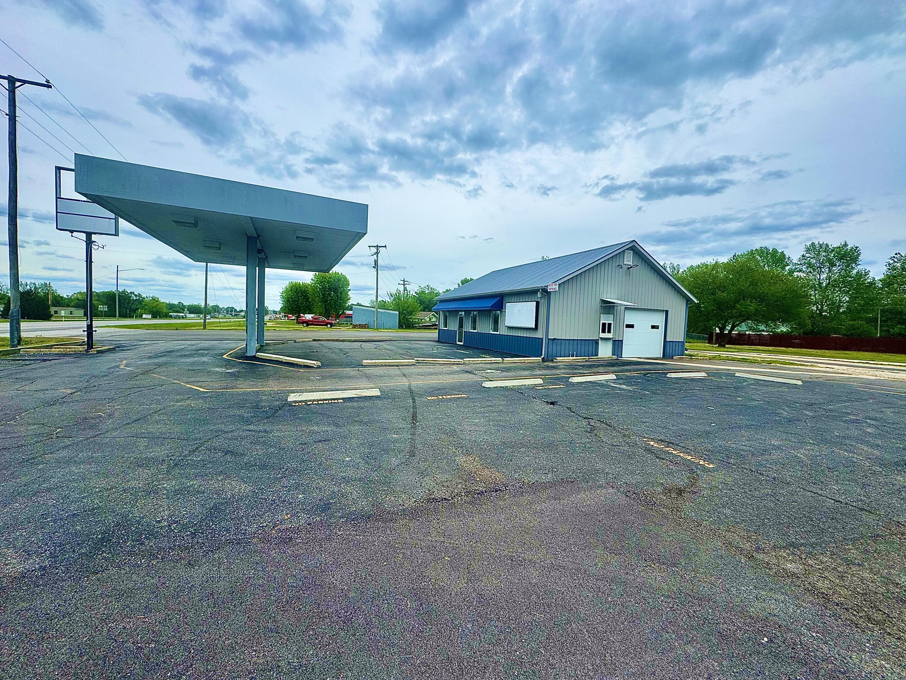 443 State Highway 60 Property Photo 3