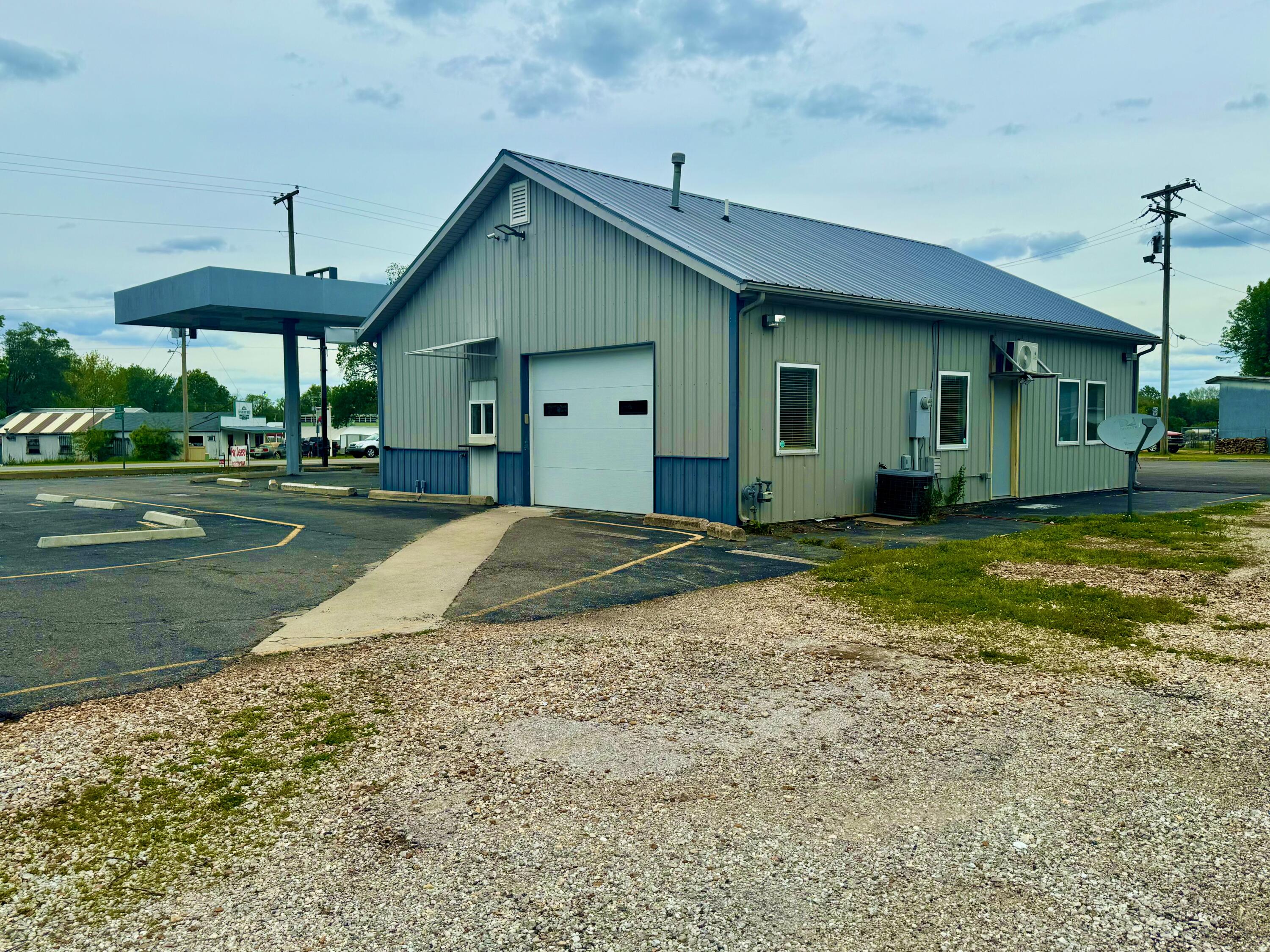 443 State Highway 60 Property Photo 4