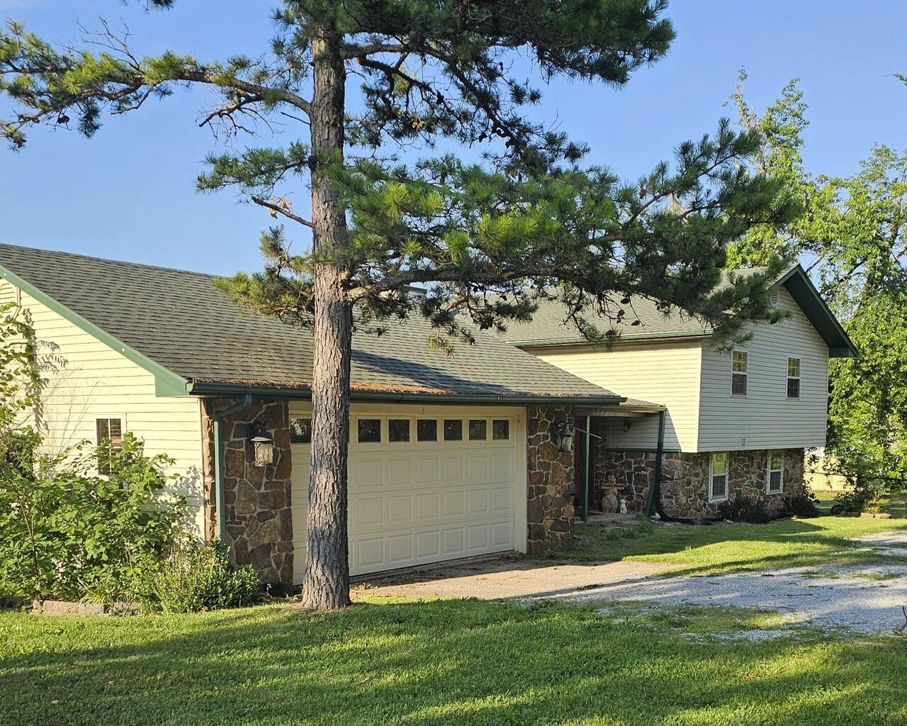 12655 Farm Road 2205 Circle Property Photo 2