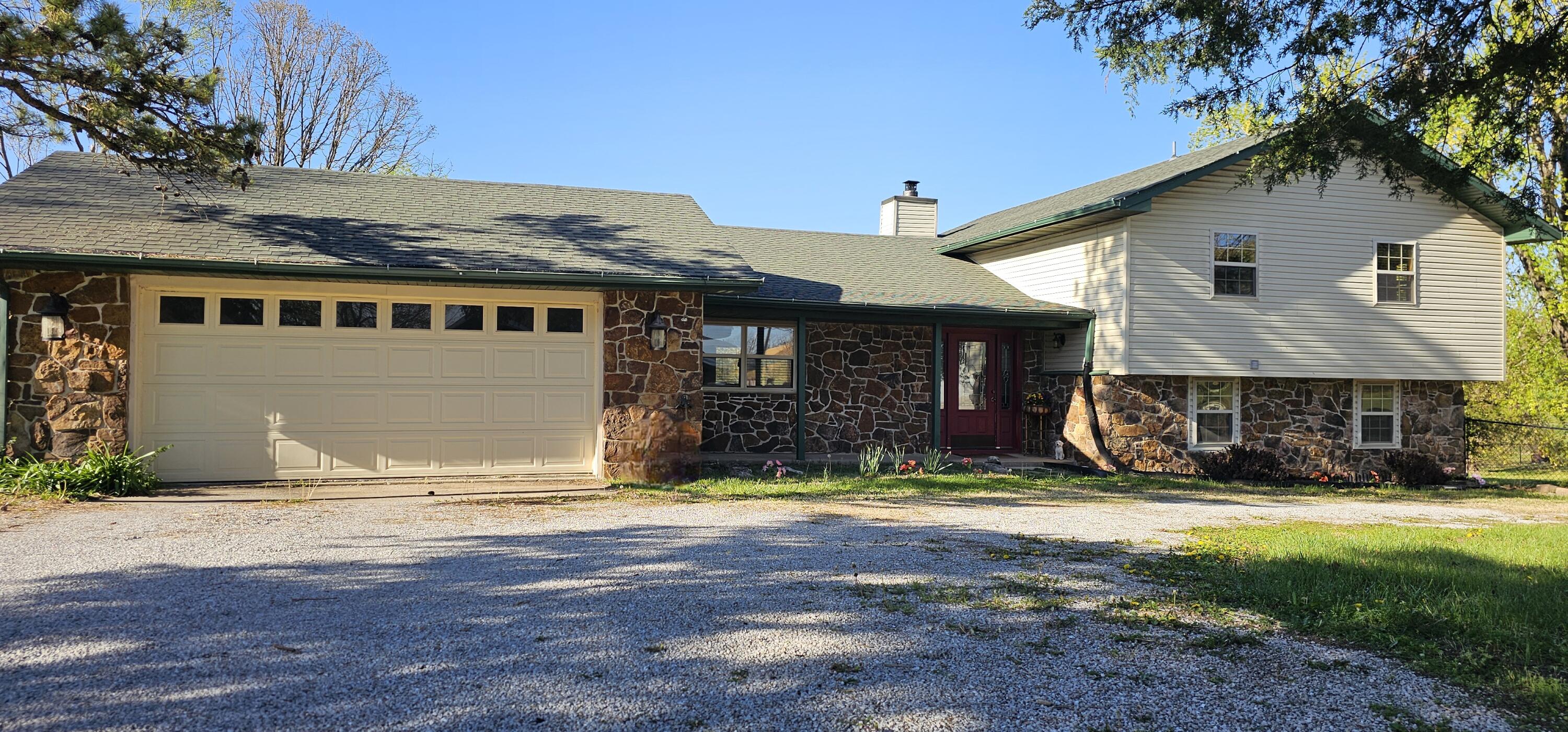 12655 Farm Road 2205 Circle Property Photo 3