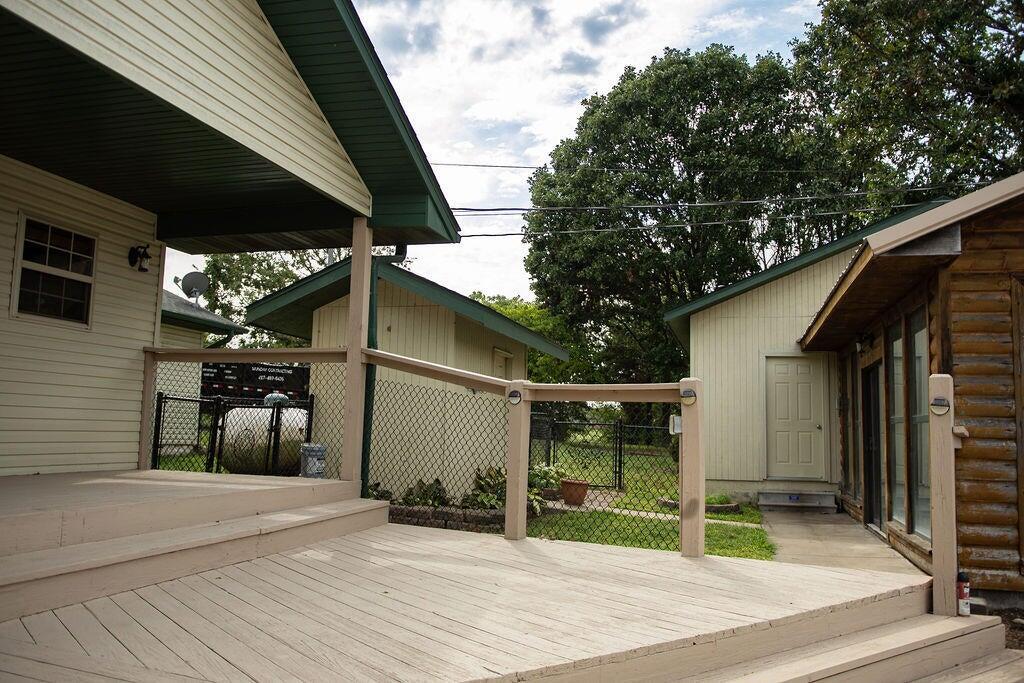 12655 Farm Road 2205 Circle Property Photo 5