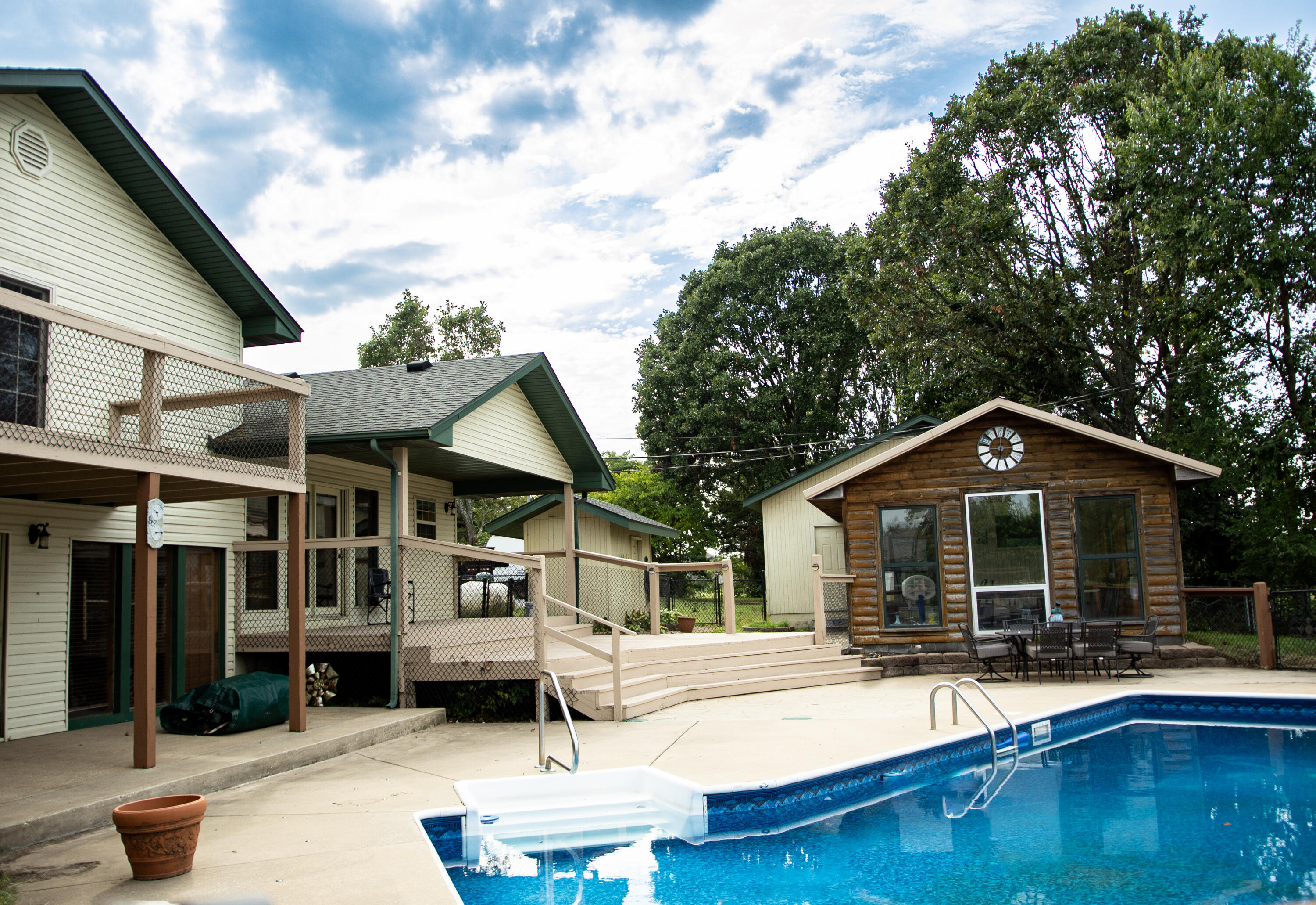 12655 Farm Road 2205 Circle Property Photo 6
