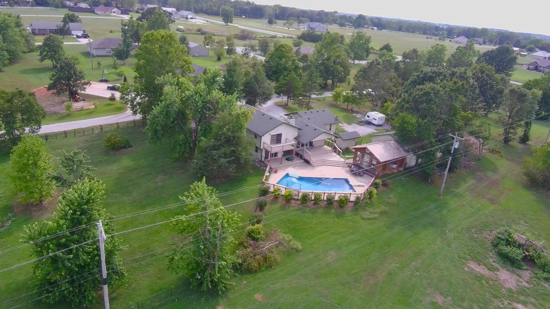 12655 Farm Road 2205 Circle Property Photo 10