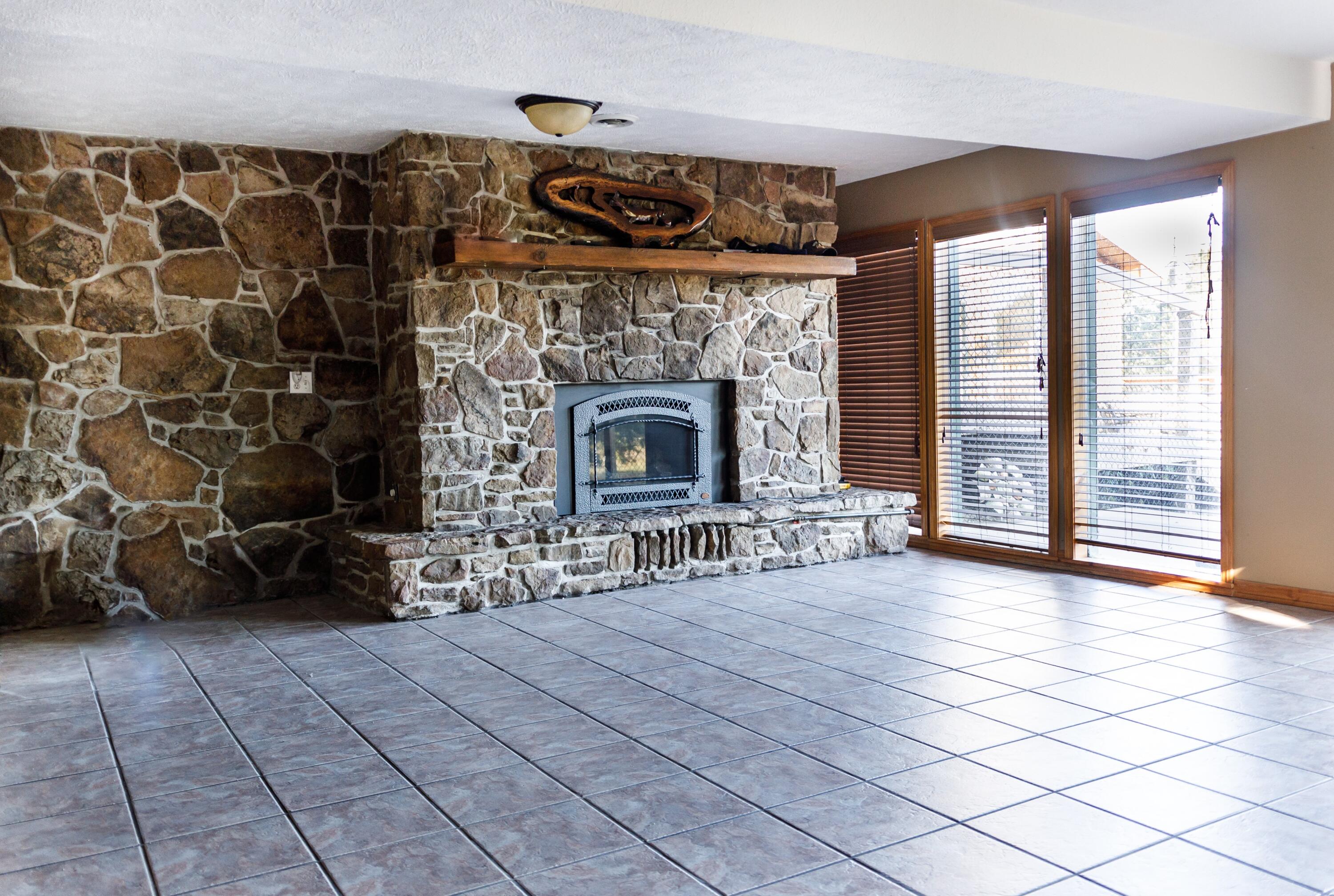 12655 Farm Road 2205 Circle Property Photo 11