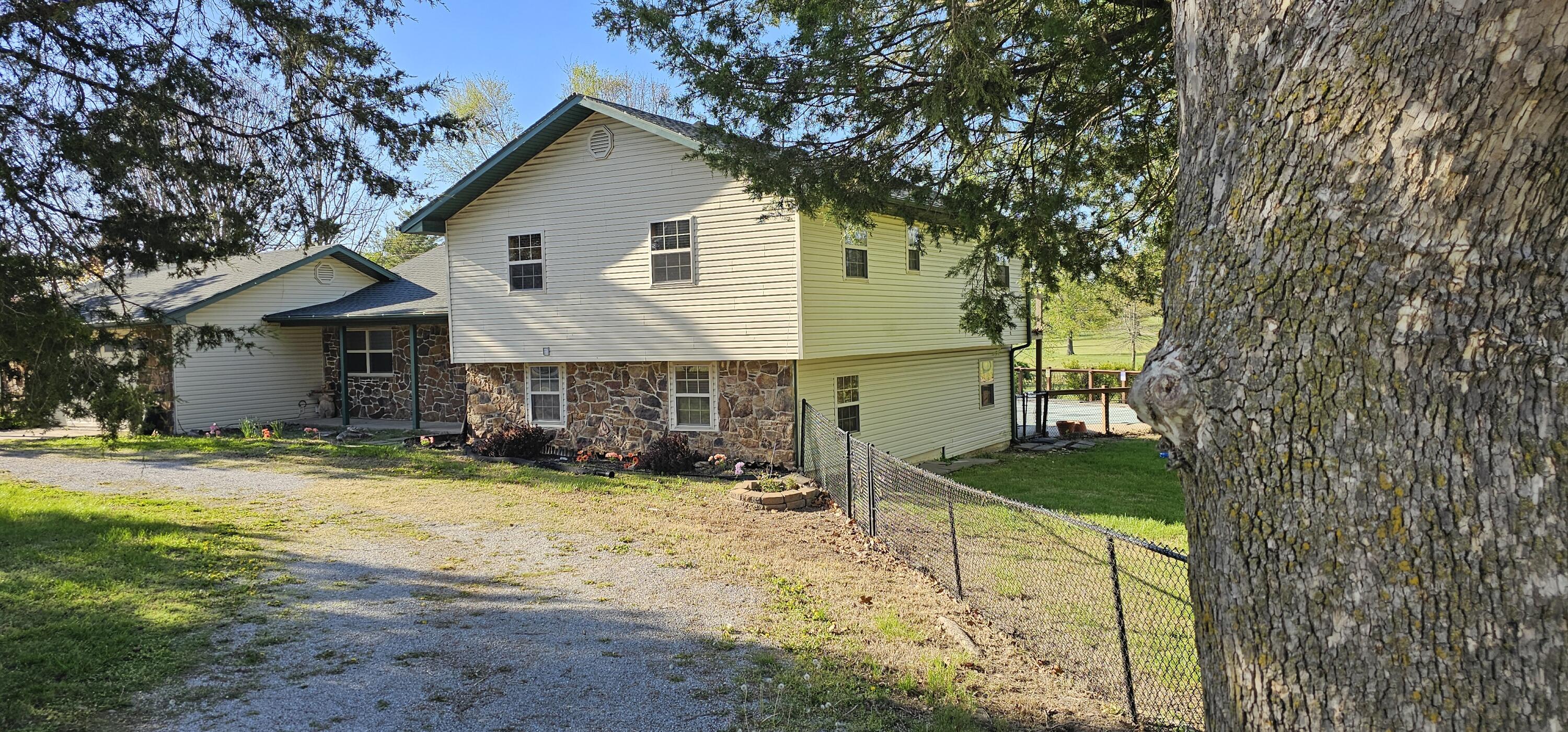 12655 Farm Road 2205 Circle Property Photo 14