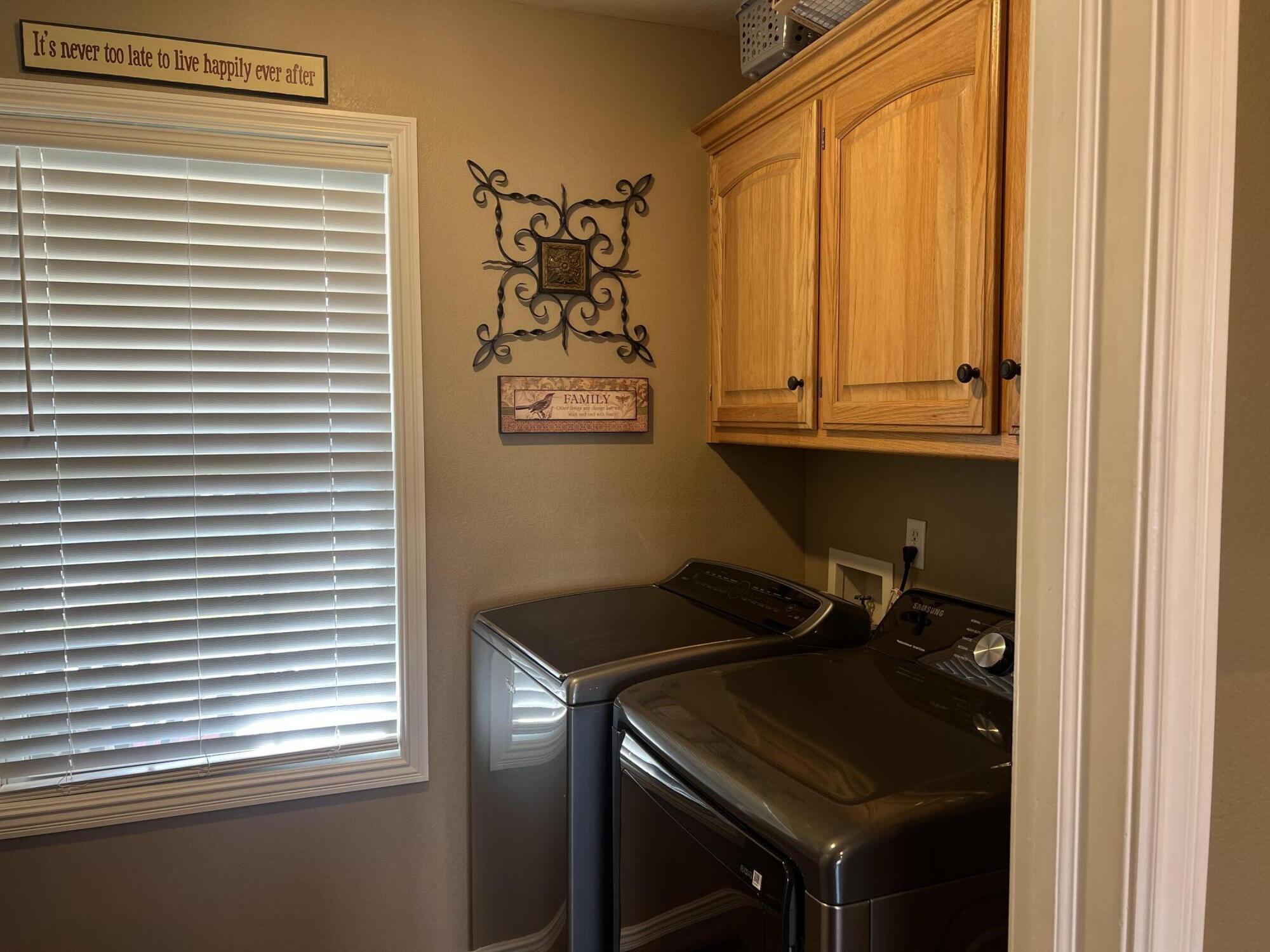 435 East Hadley Street Property Photo 8