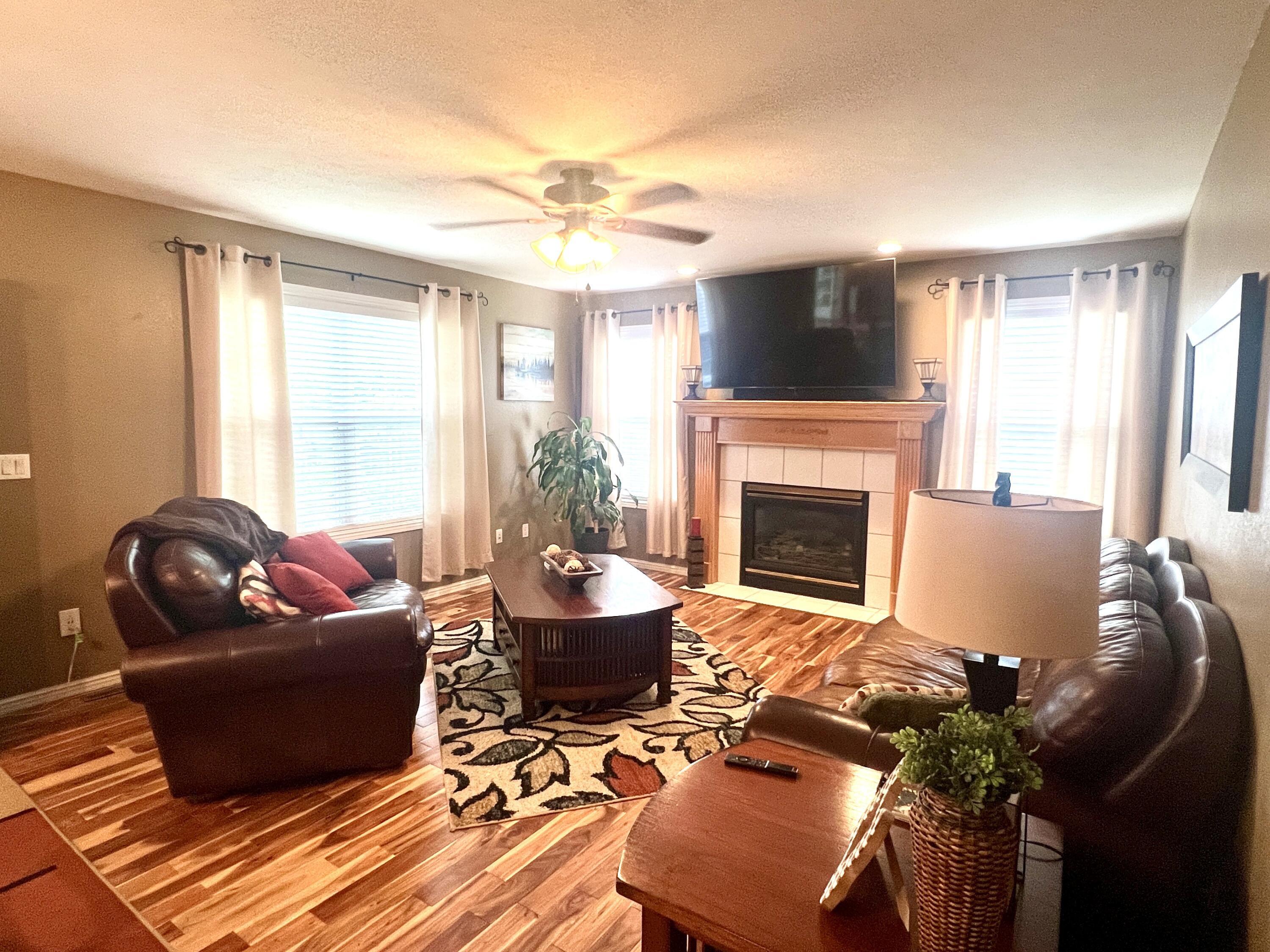 435 East Hadley Street Property Photo 9