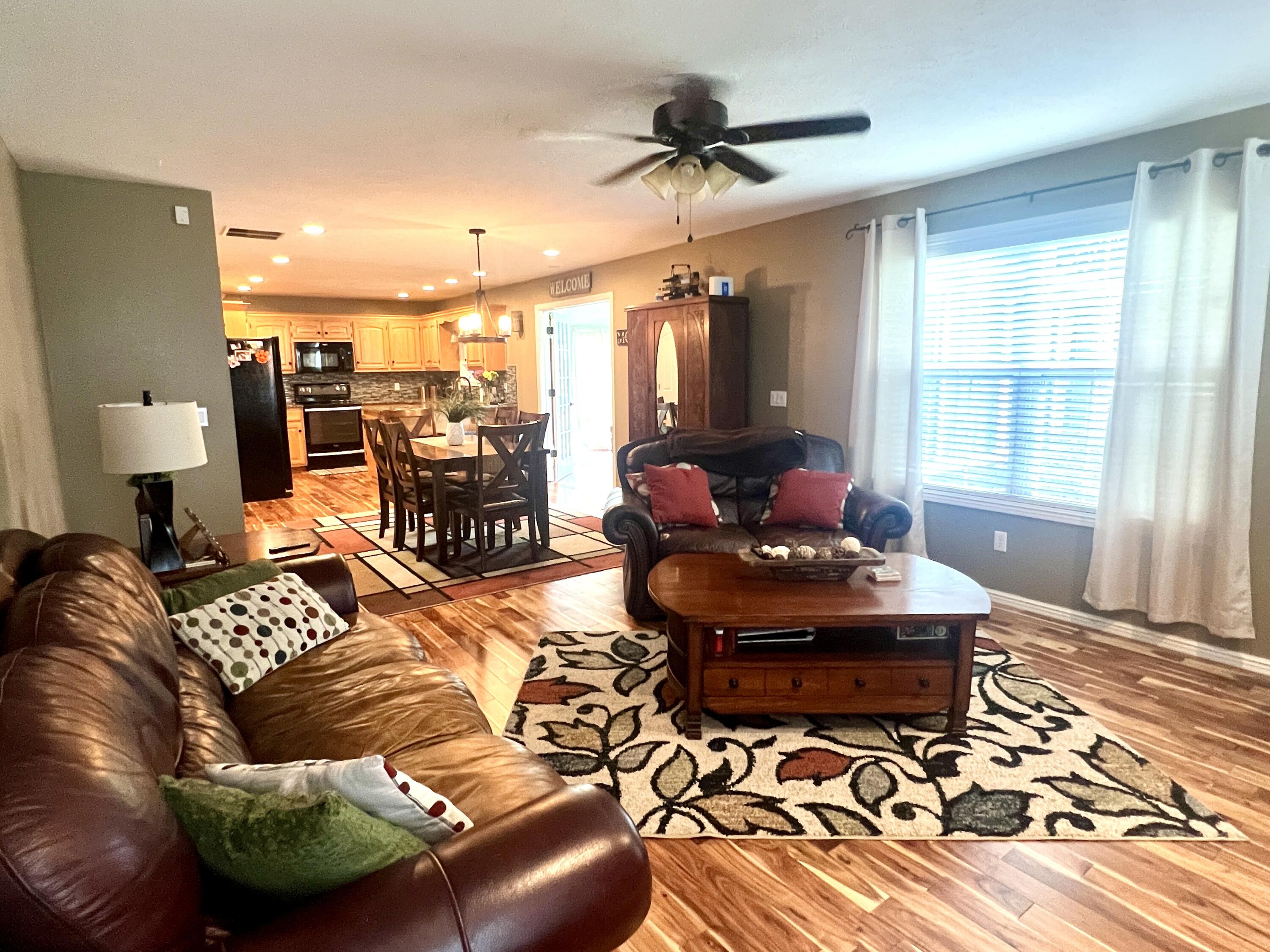 435 East Hadley Street Property Photo 10