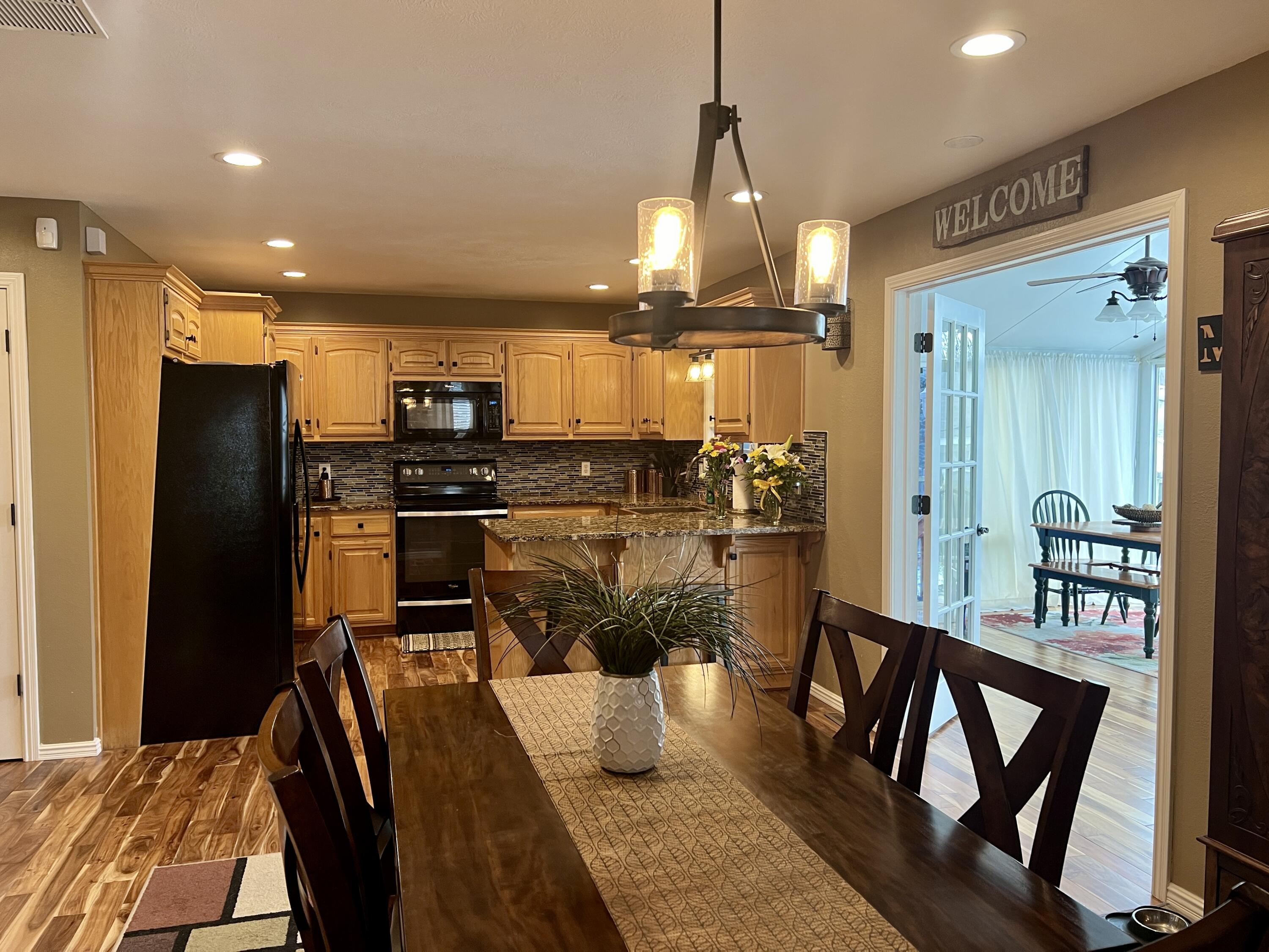 435 East Hadley Street Property Photo 11