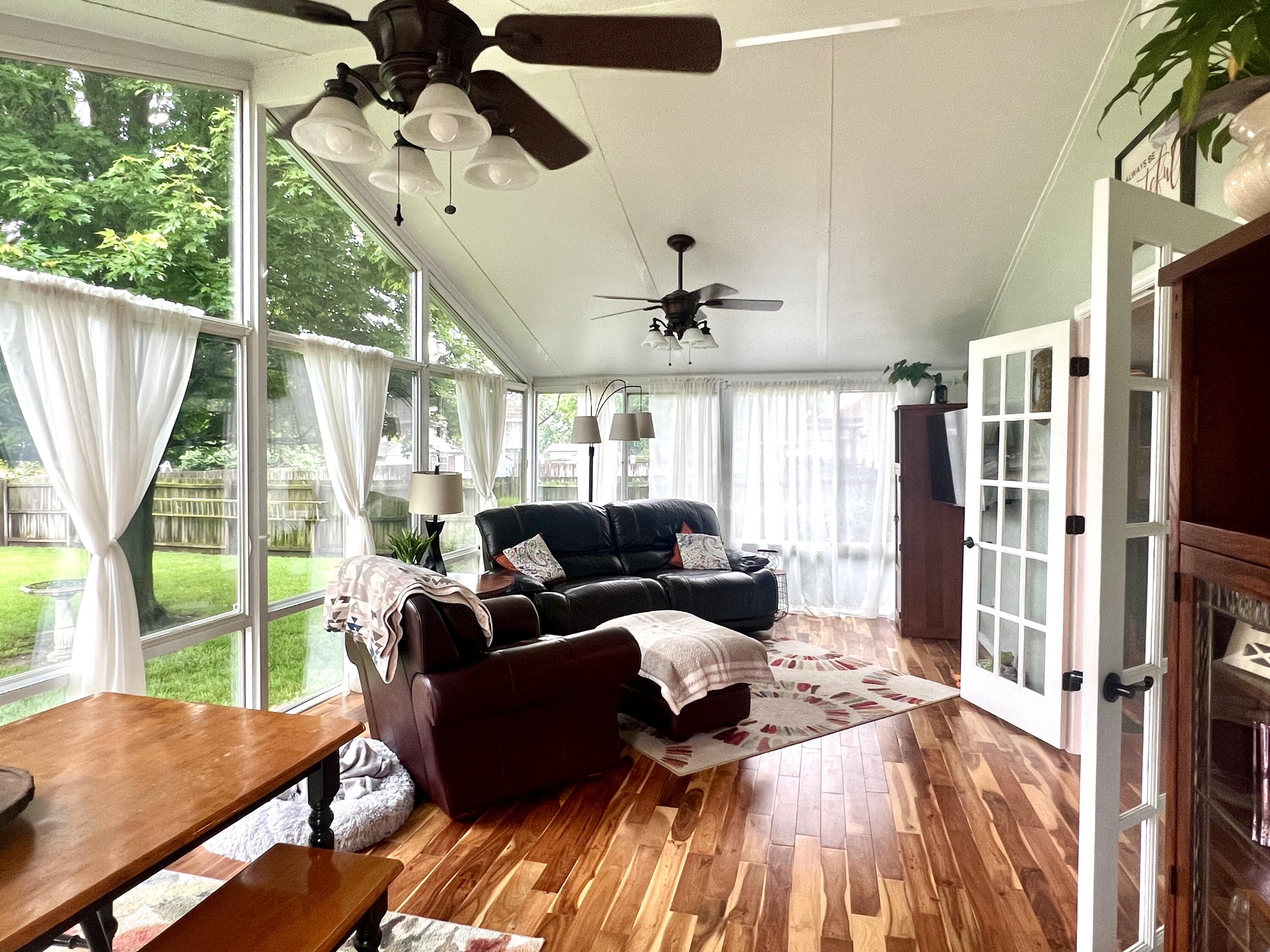 435 East Hadley Street Property Photo 13