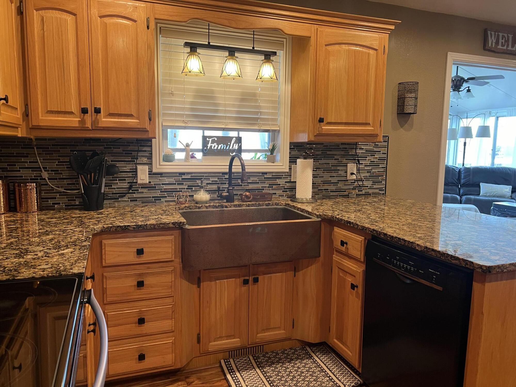435 East Hadley Street Property Photo 15