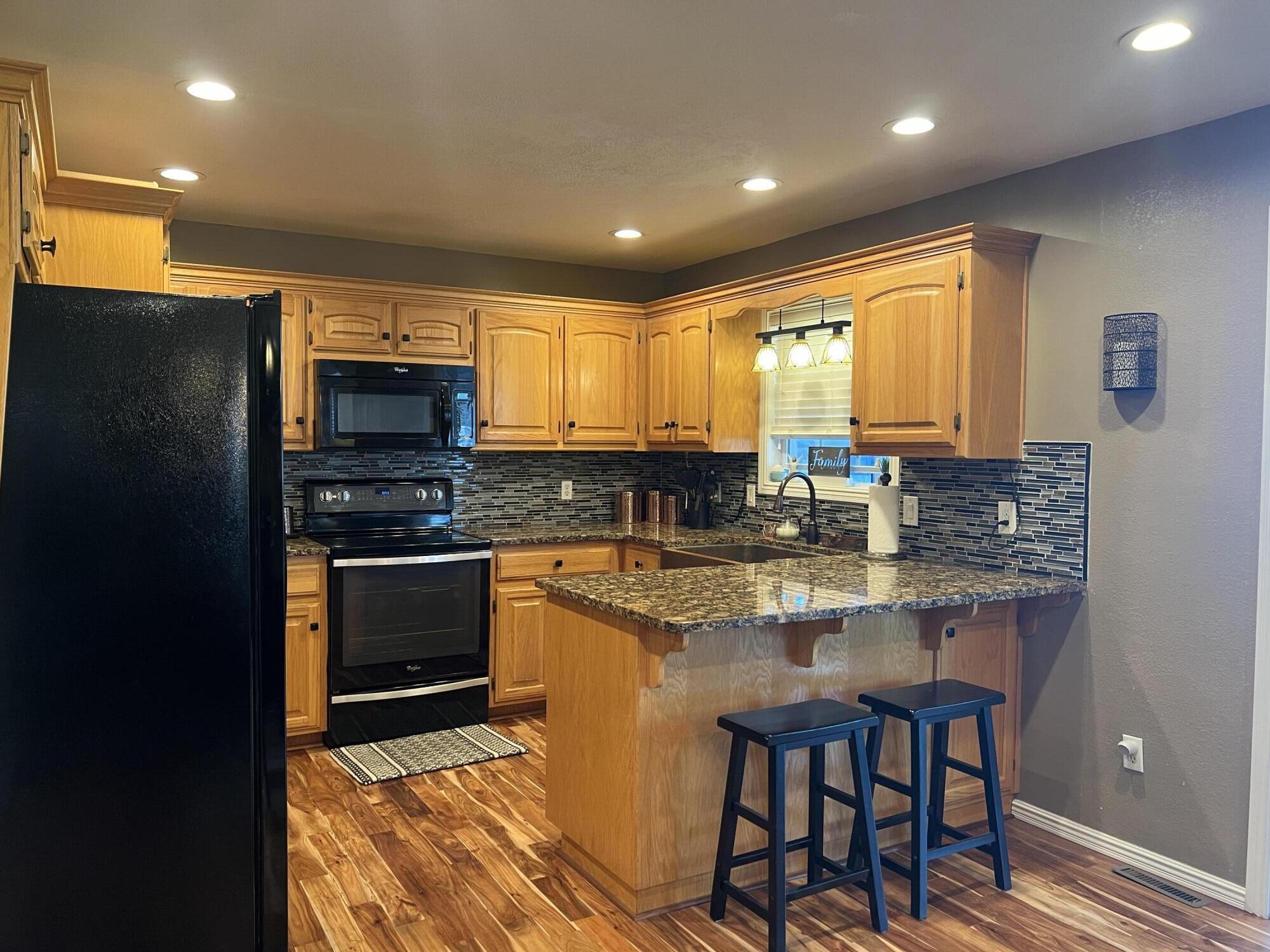 435 East Hadley Street Property Photo 16