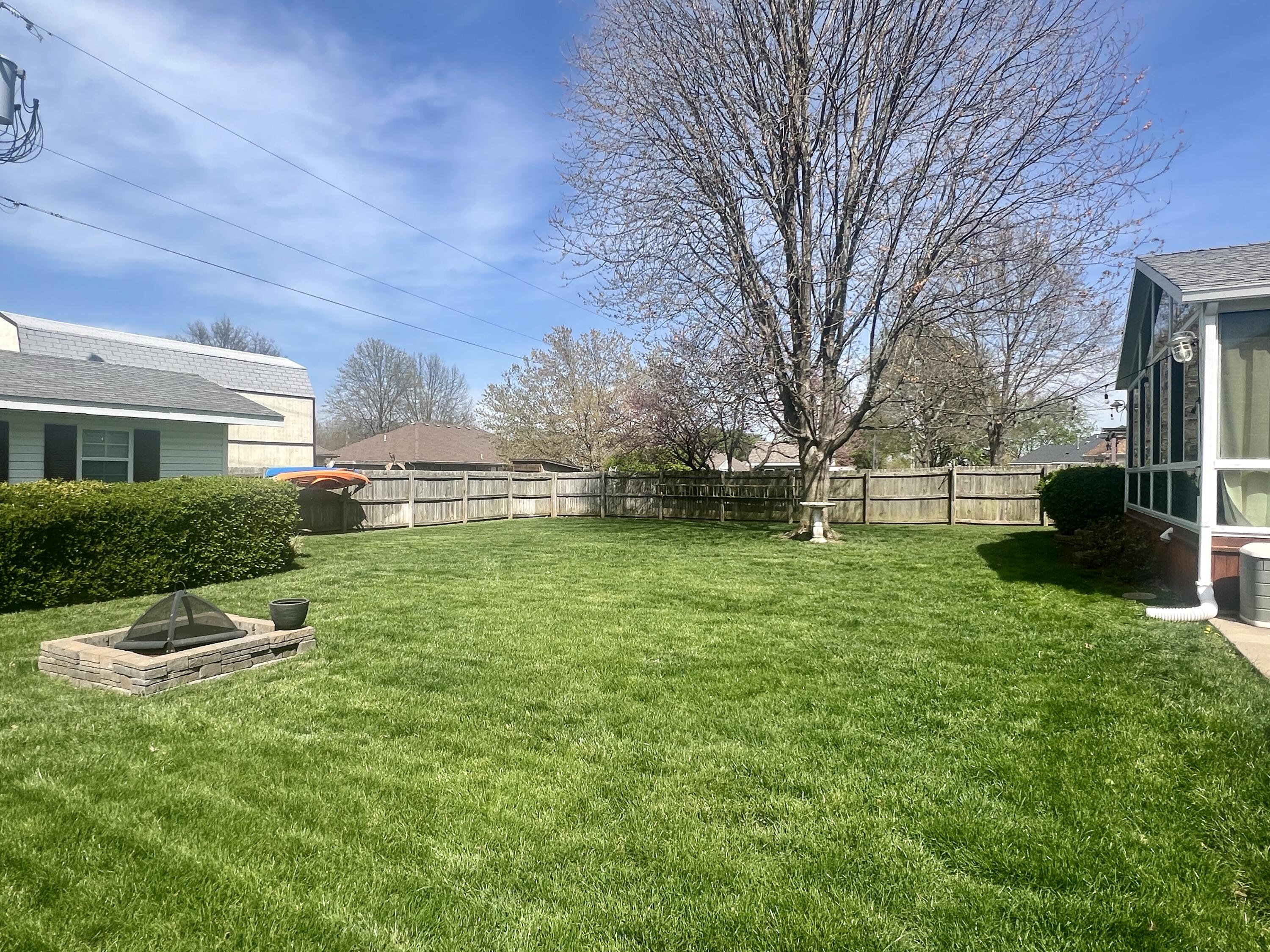 435 East Hadley Street Property Photo 54