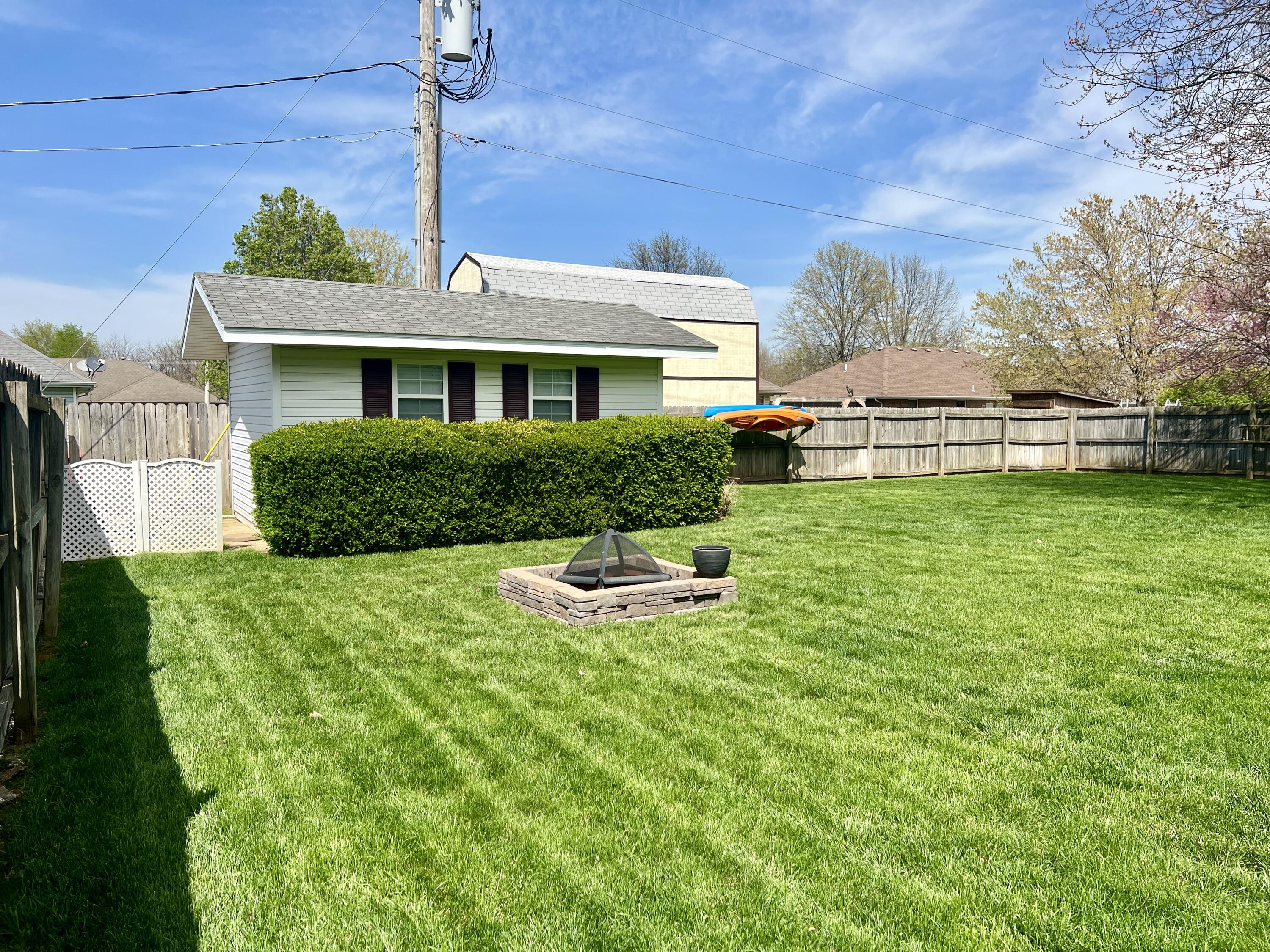 435 East Hadley Street Property Photo 56