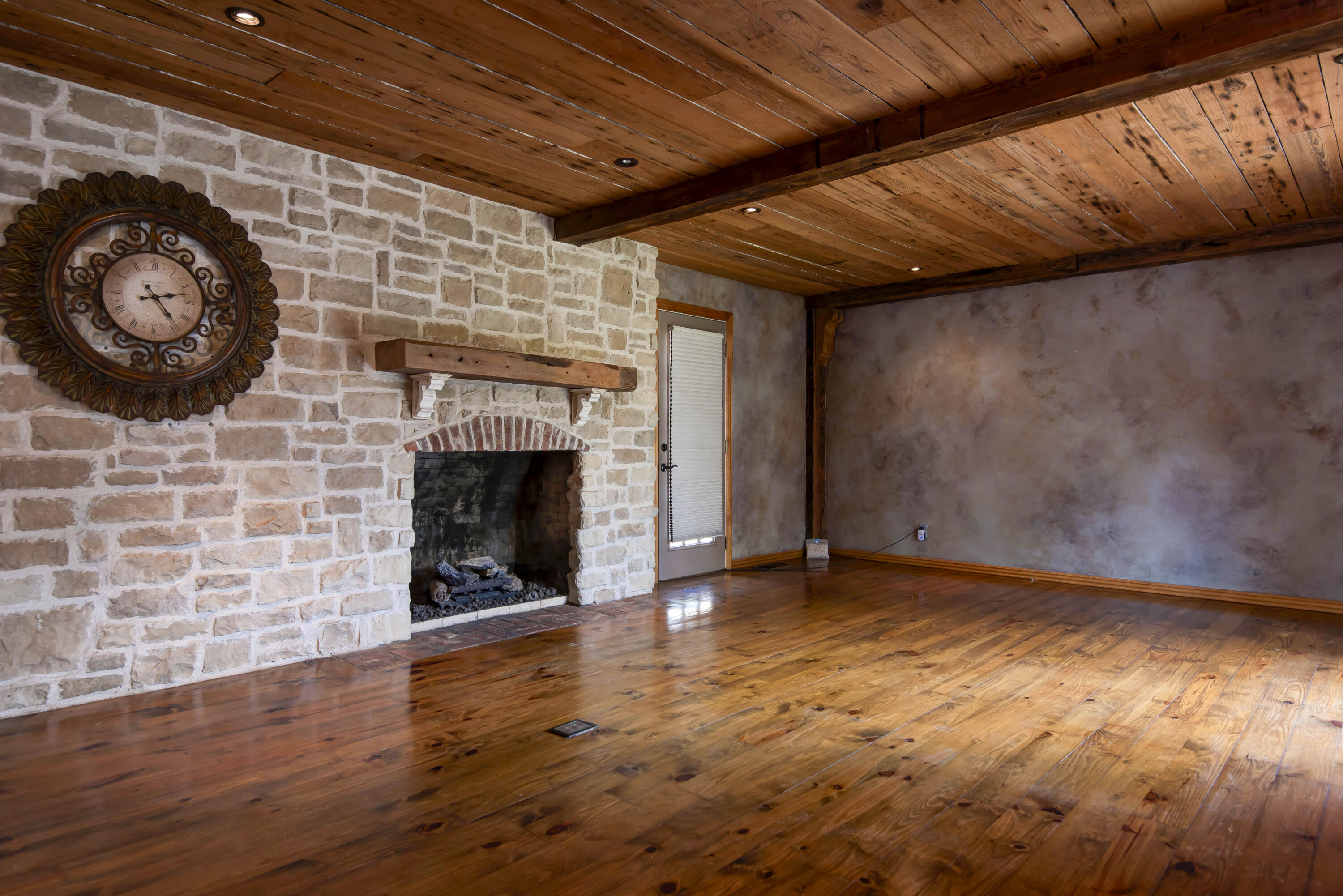 1166 South Holland Avenue Property Photo 17