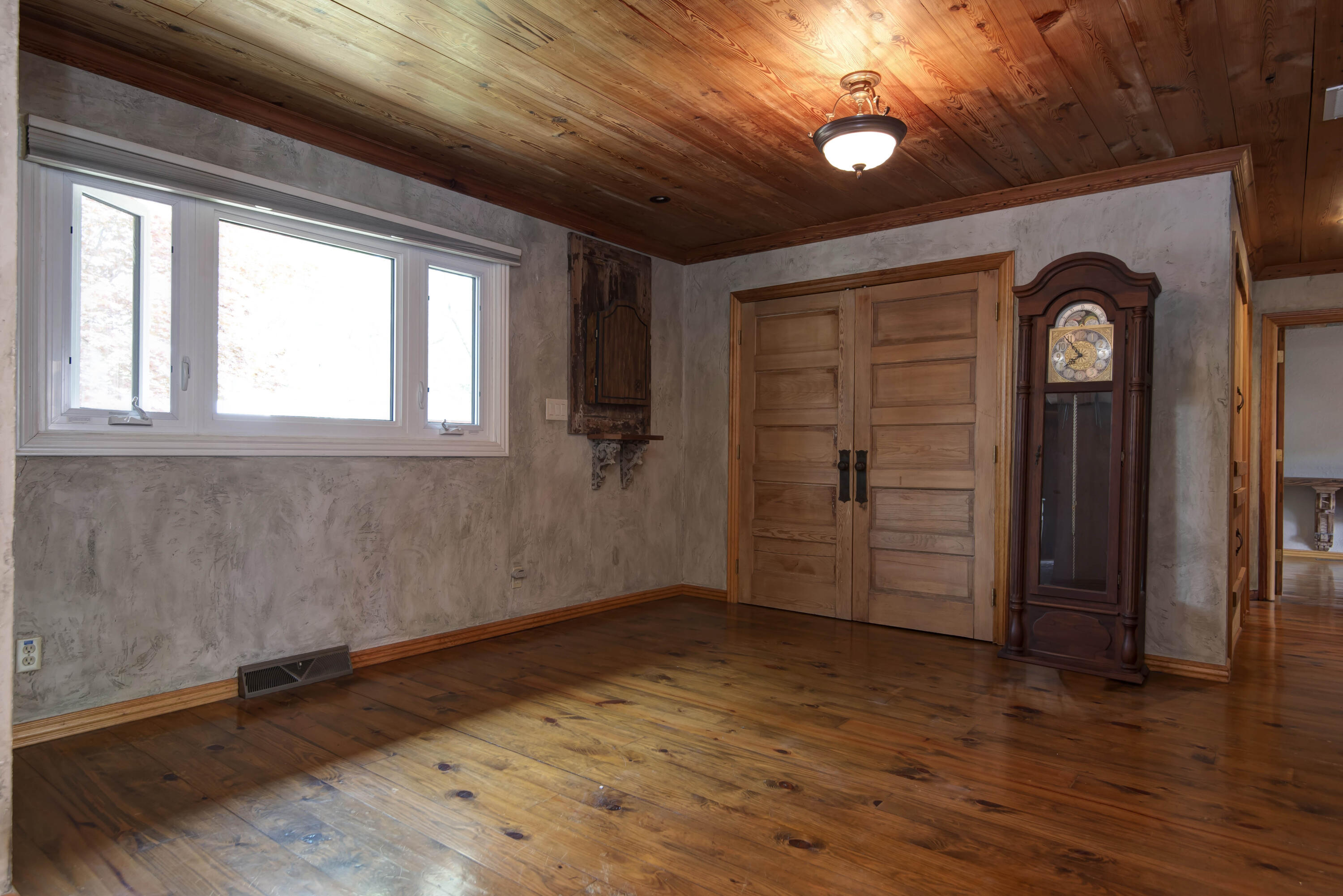 1166 South Holland Avenue Property Photo 18