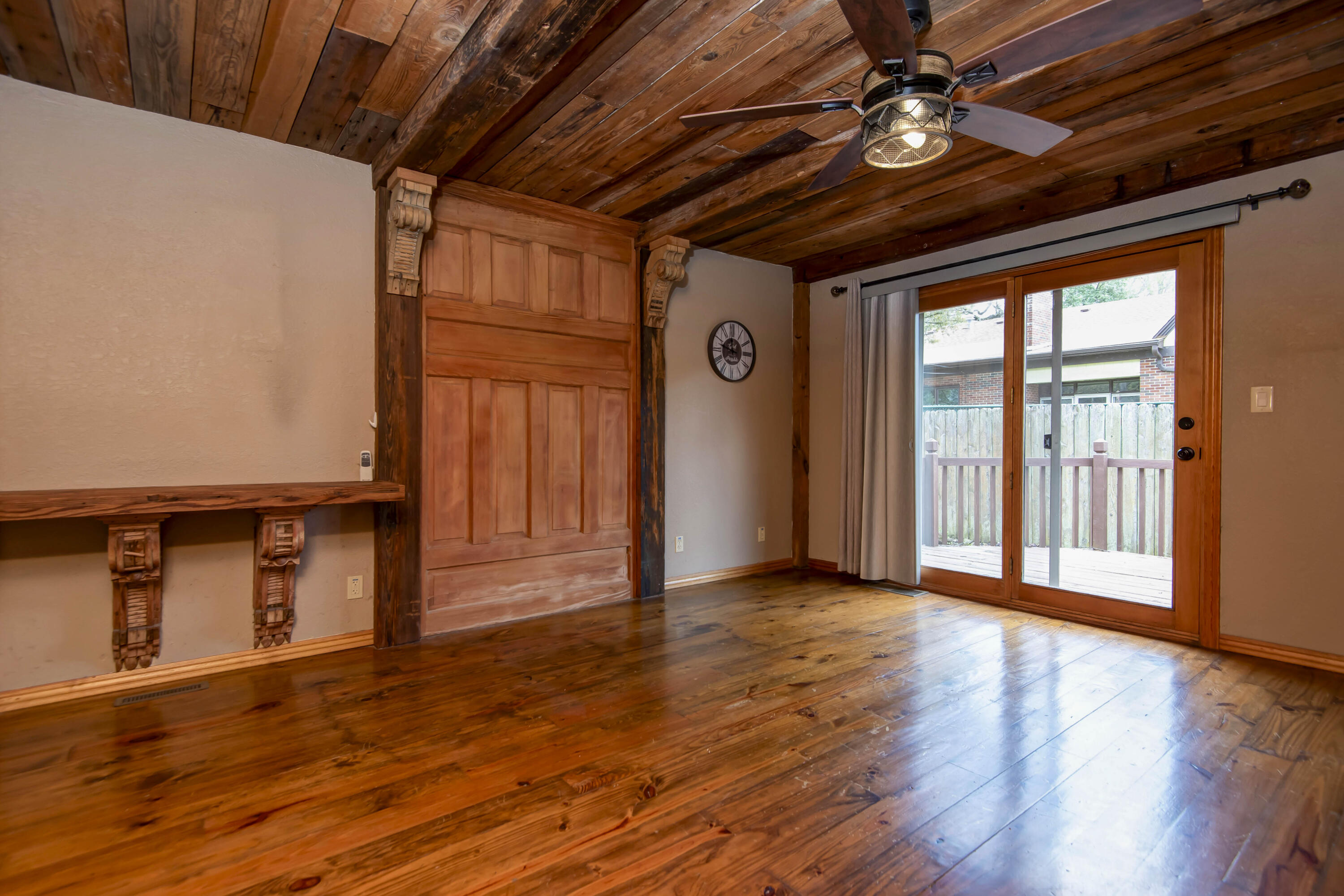 1166 South Holland Avenue Property Photo 21