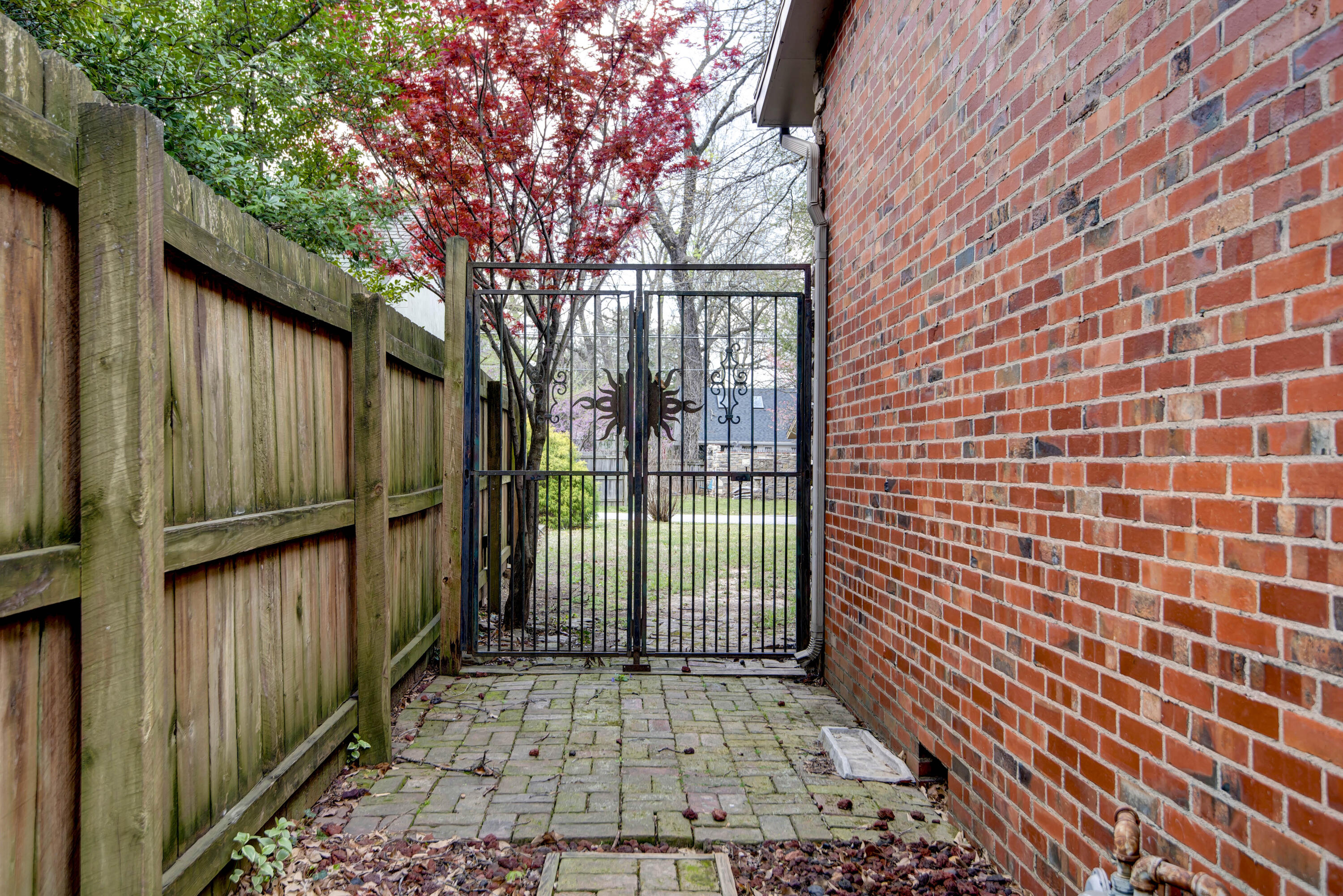 1166 South Holland Avenue Property Photo 32