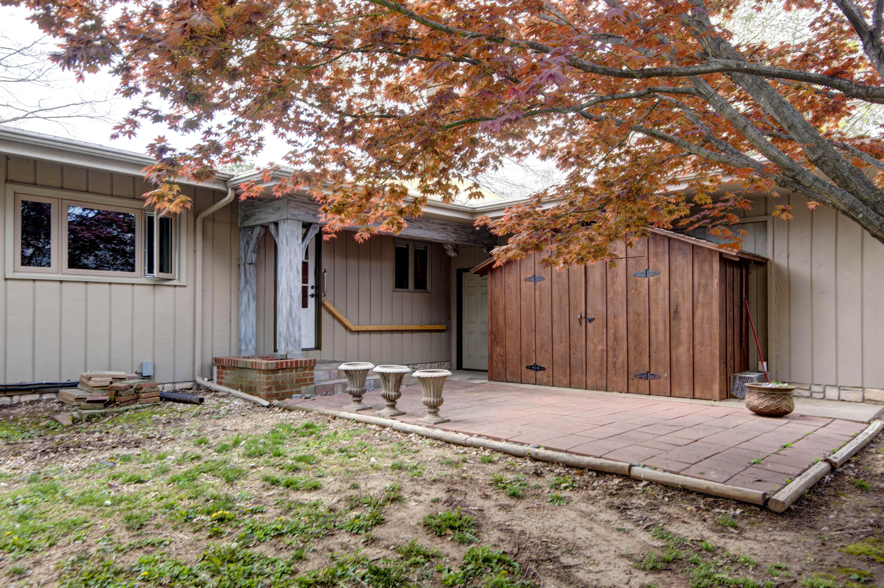1166 South Holland Avenue Property Photo 34